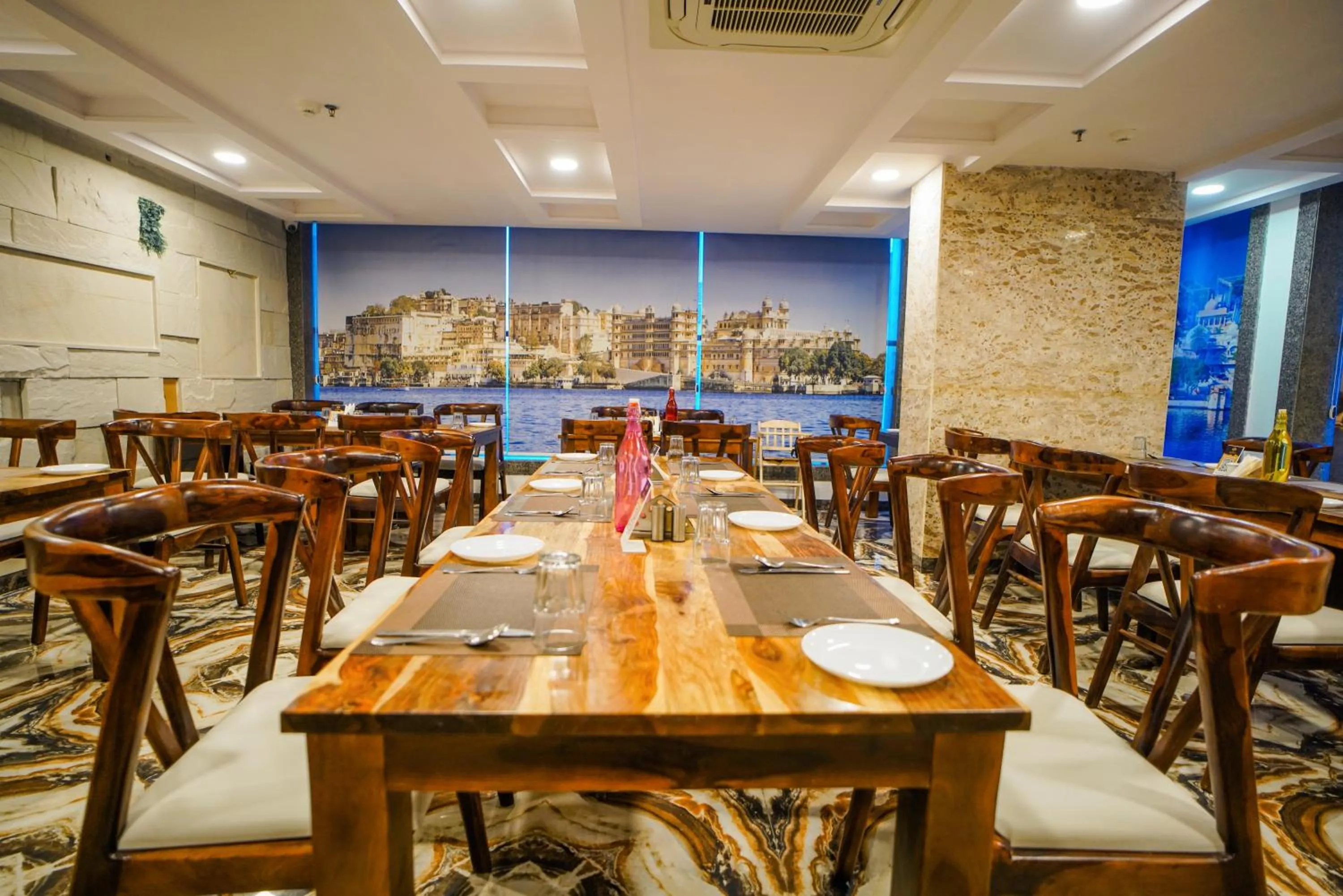 Restaurant/places to eat in Pax Hotel Grand Blue 3 min walk from Udaipur city Railway Station