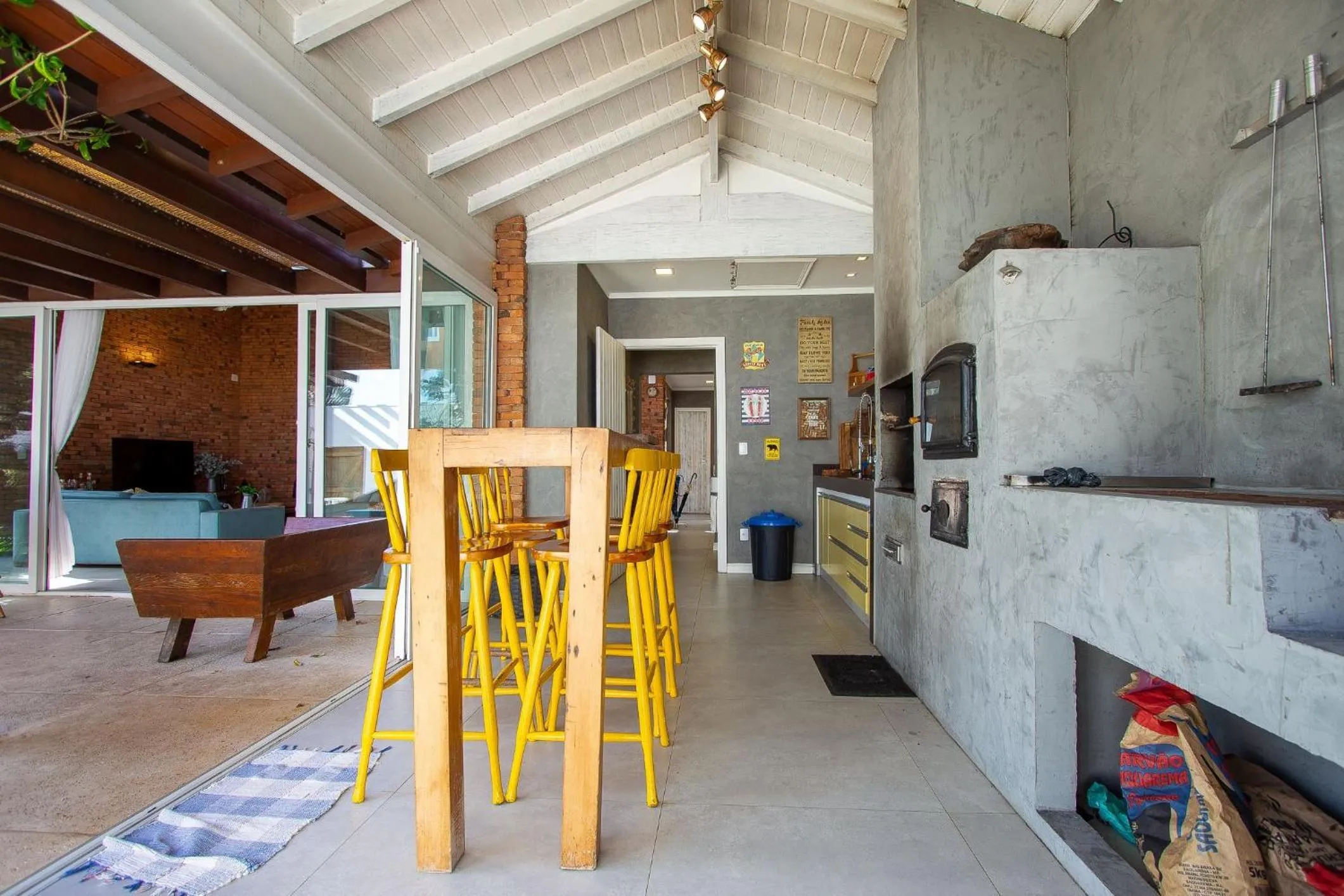 BBQ facilities in Búzios praia de Geribá, piscina e churrasqueira