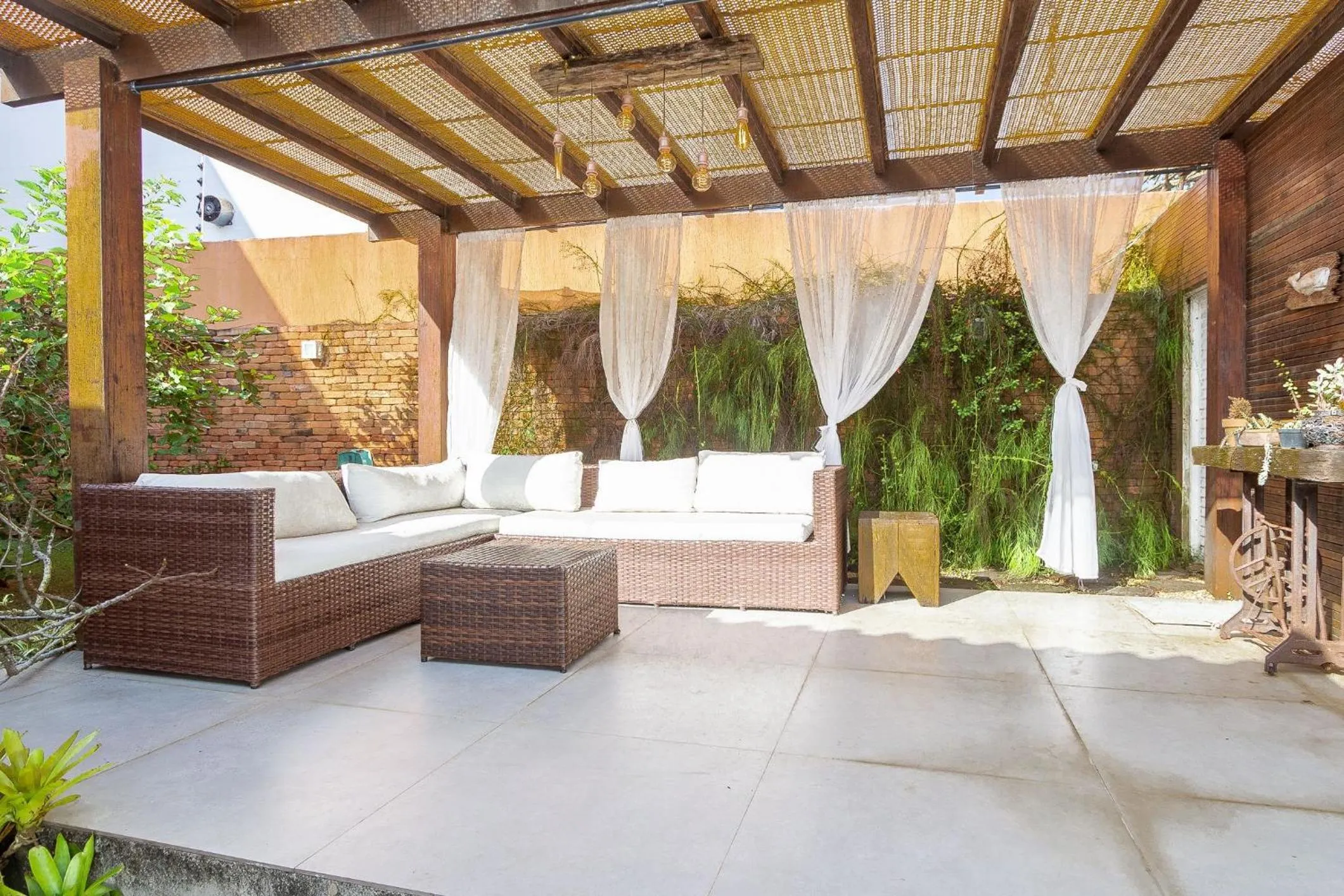 Balcony/Terrace in Búzios praia de Geribá, piscina e churrasqueira
