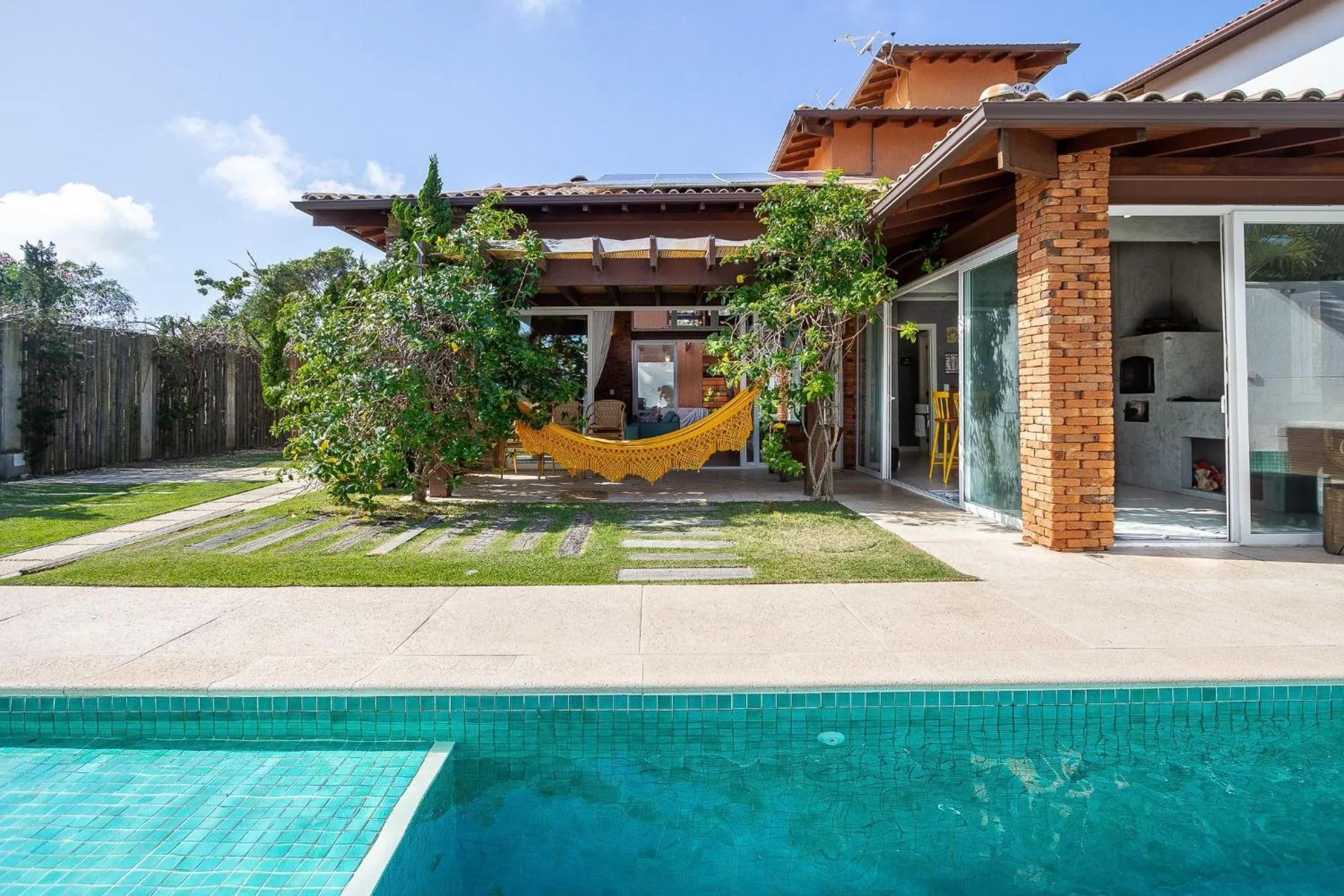 Garden in Búzios praia de Geribá, piscina e churrasqueira
