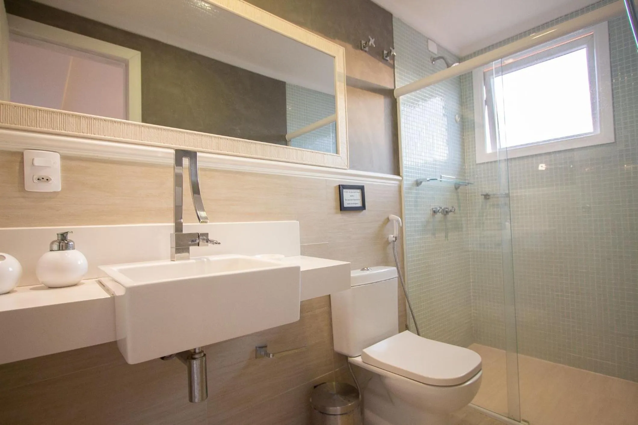 Shower in Búzios praia de Geribá, piscina e churrasqueira