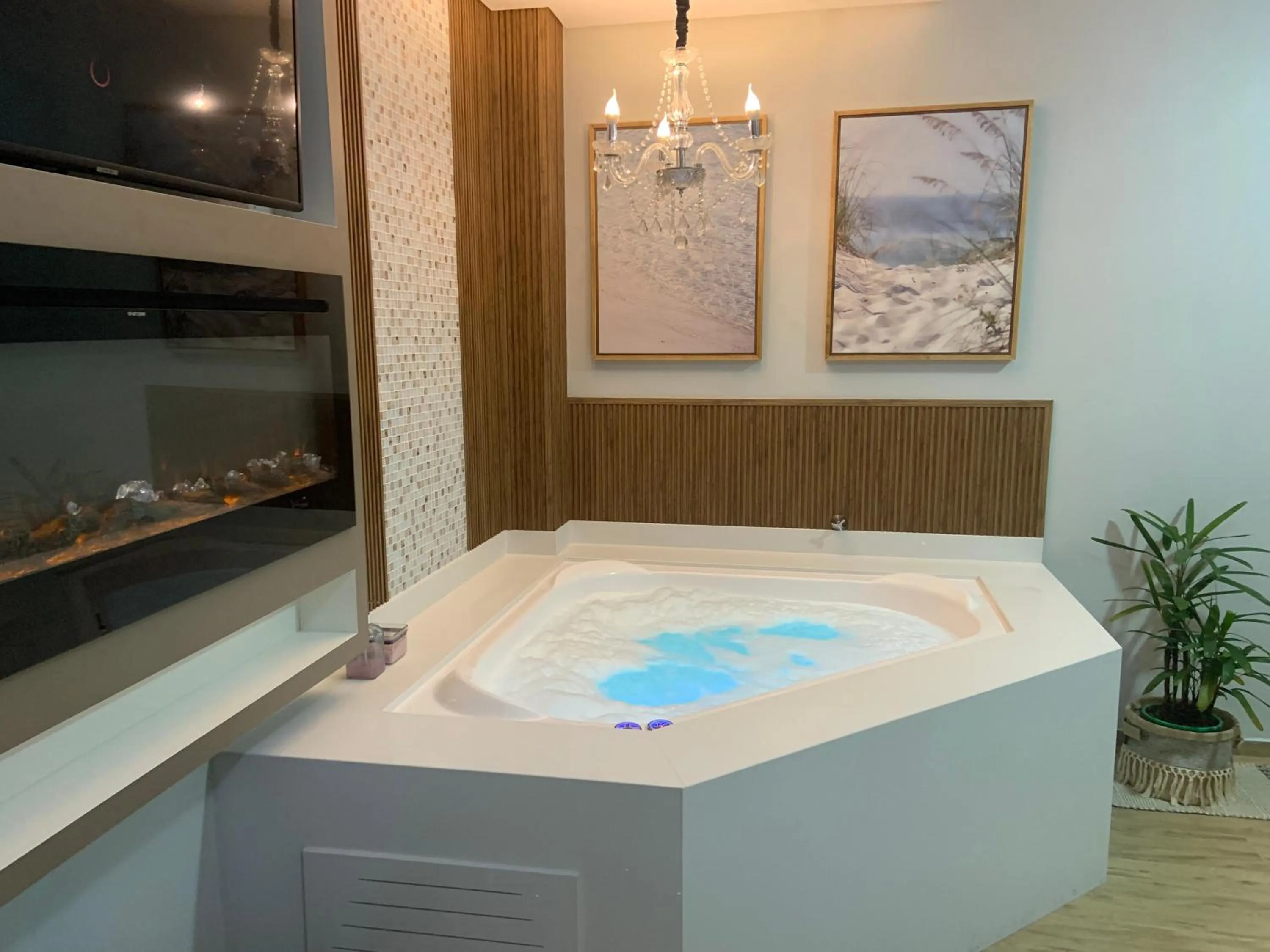 Hot Tub in Villa Das Conchas