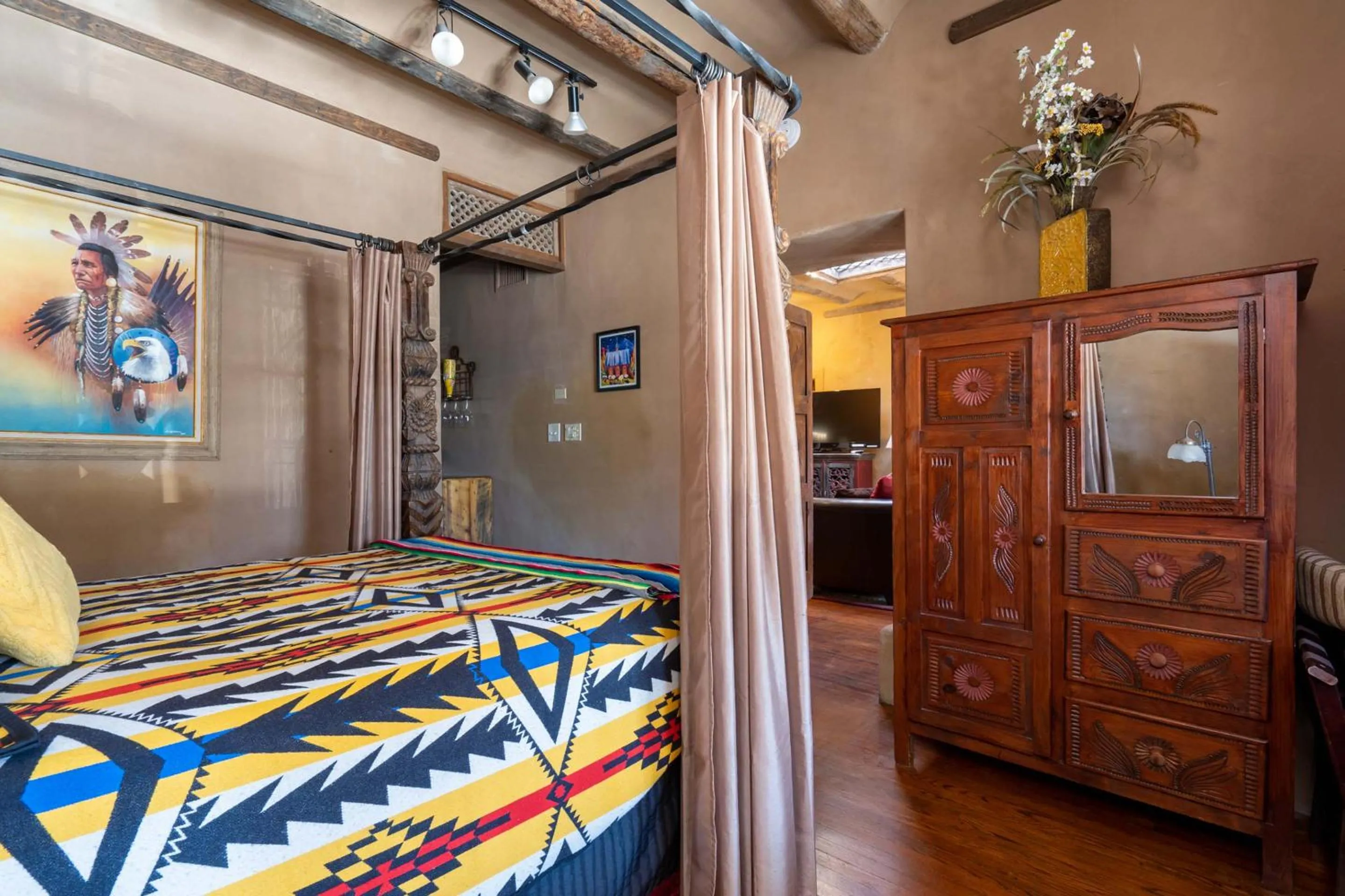 Property building, Bed in Turquoise Butterfly