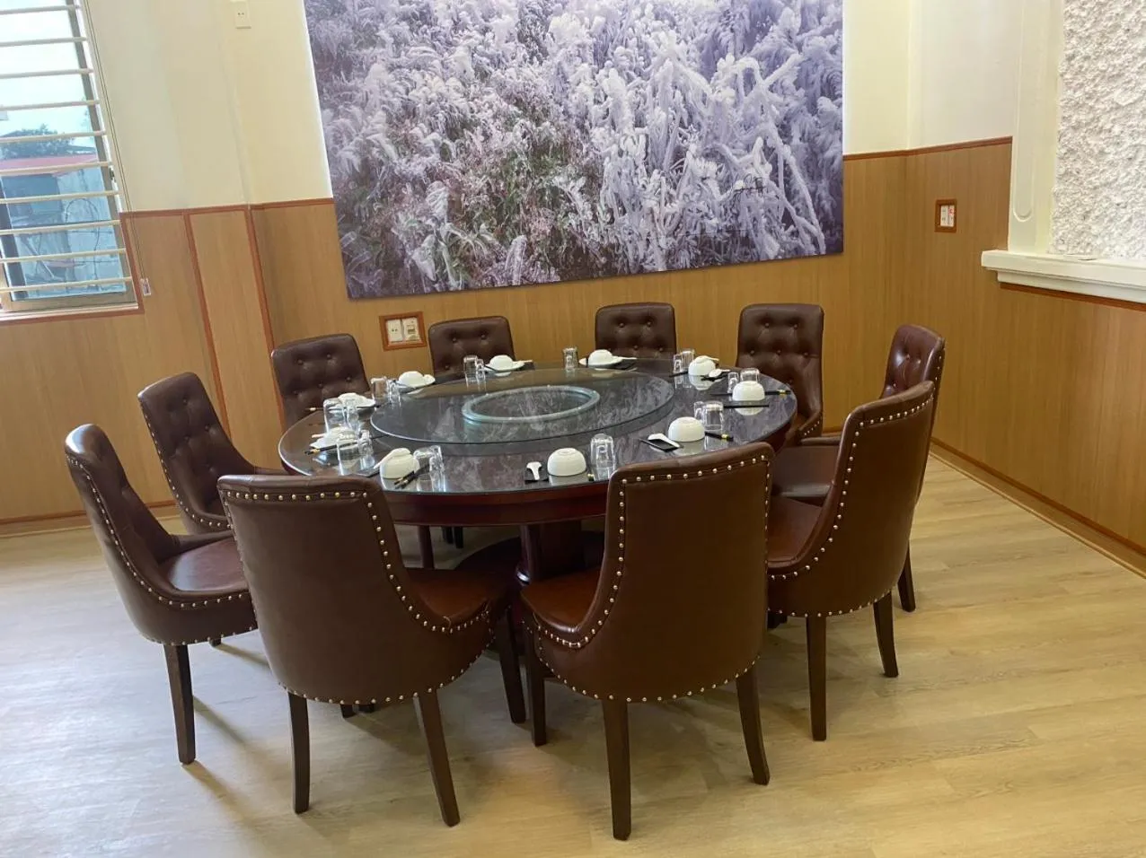 Restaurant/places to eat in PHÚ QUÝ HOTEL near ĐÔNG KINH MARKET