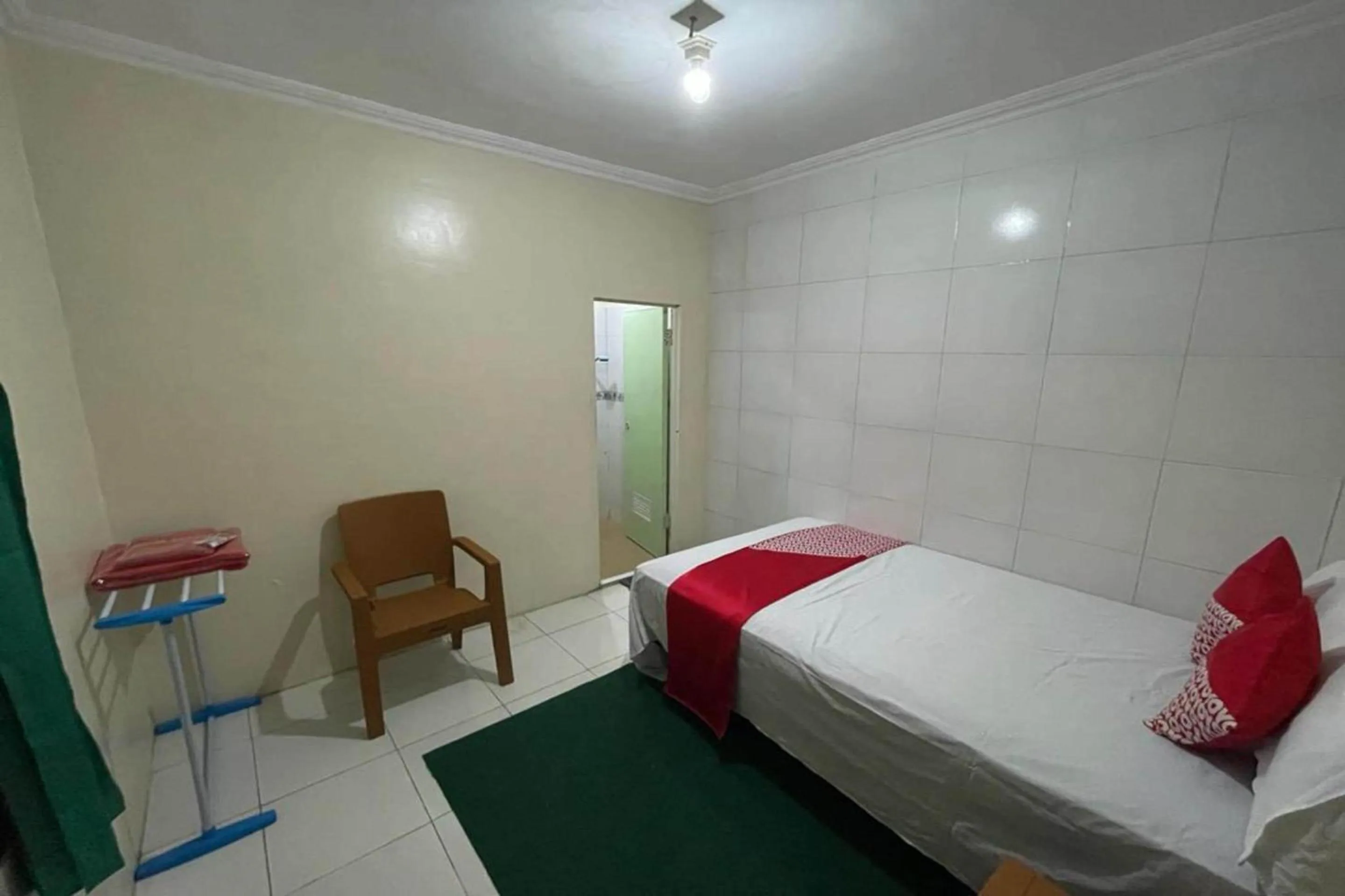 Bedroom in OYO 91920 Pondok'ku Inn