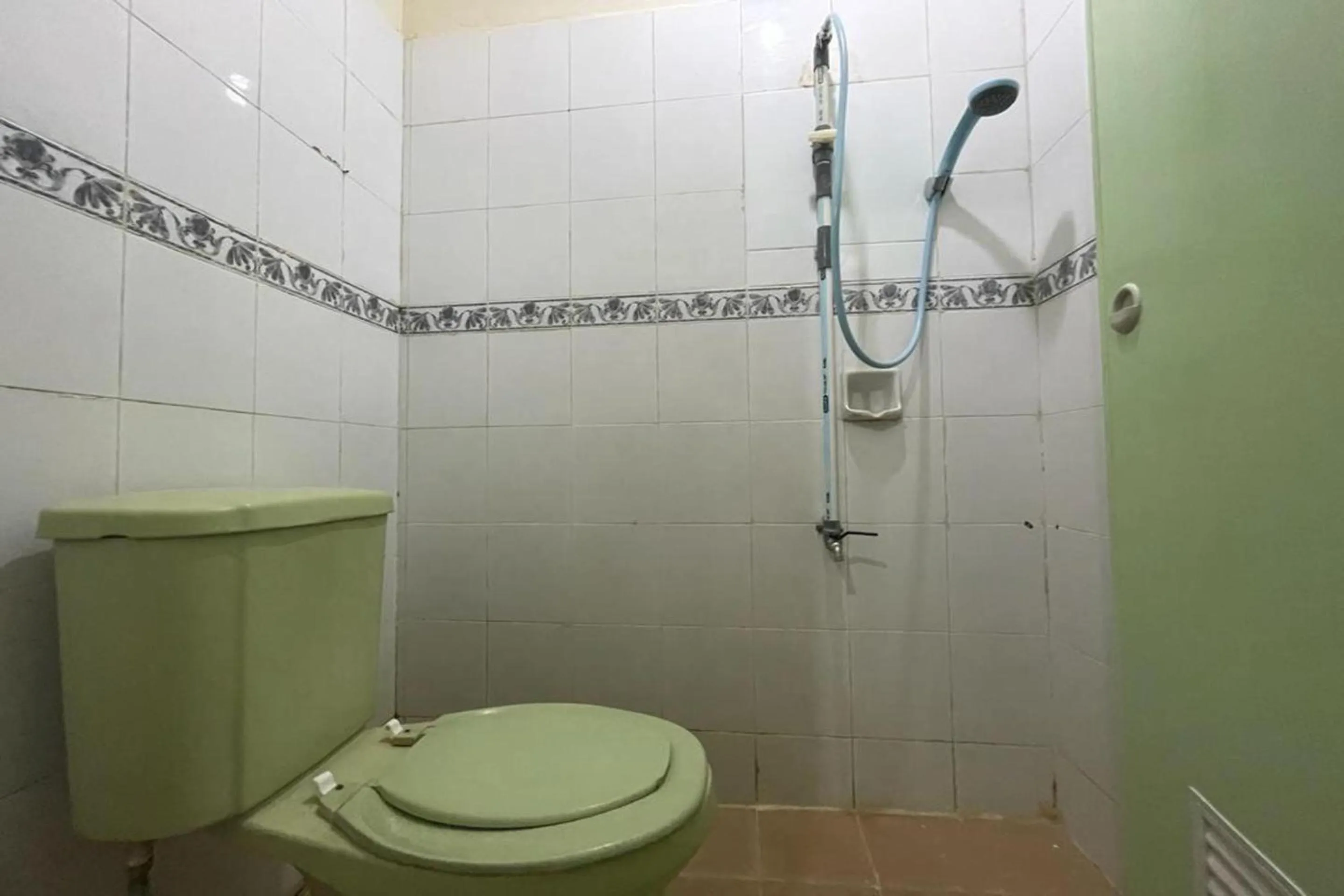 Bathroom in OYO 91920 Pondok'ku Inn