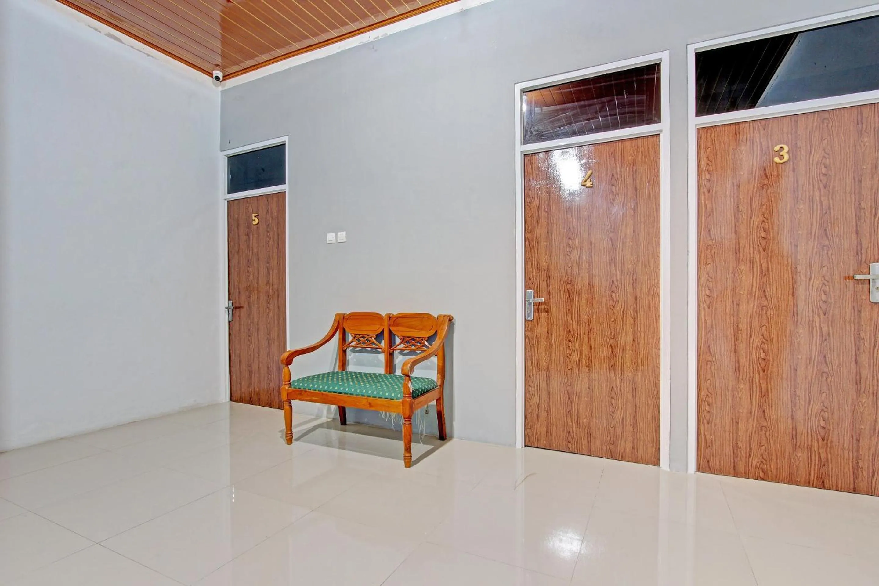Lobby or reception in OYO 91960 Fariza House Syariah