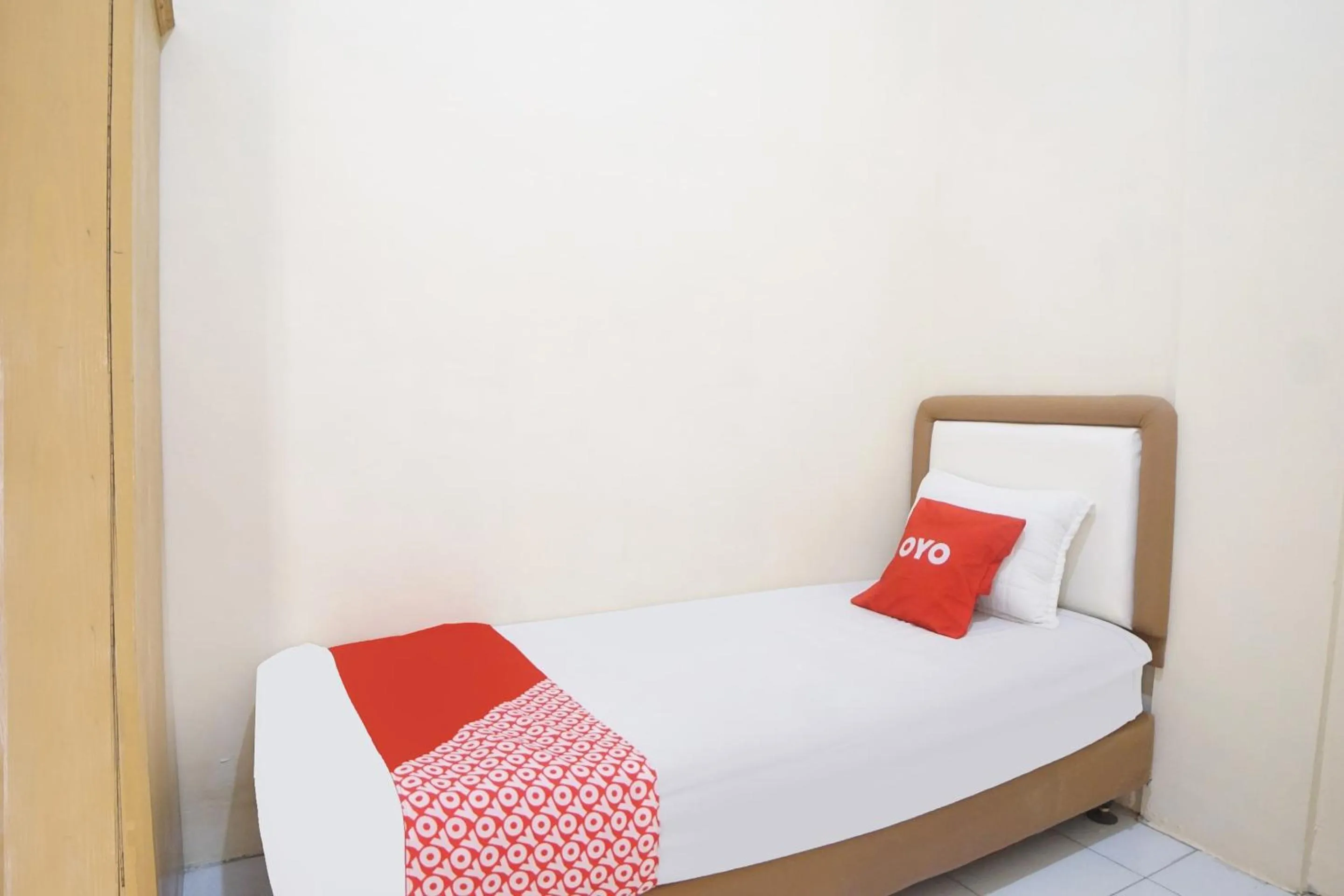 Bedroom, Bed in Hotel O Kost Ketapang Syariah