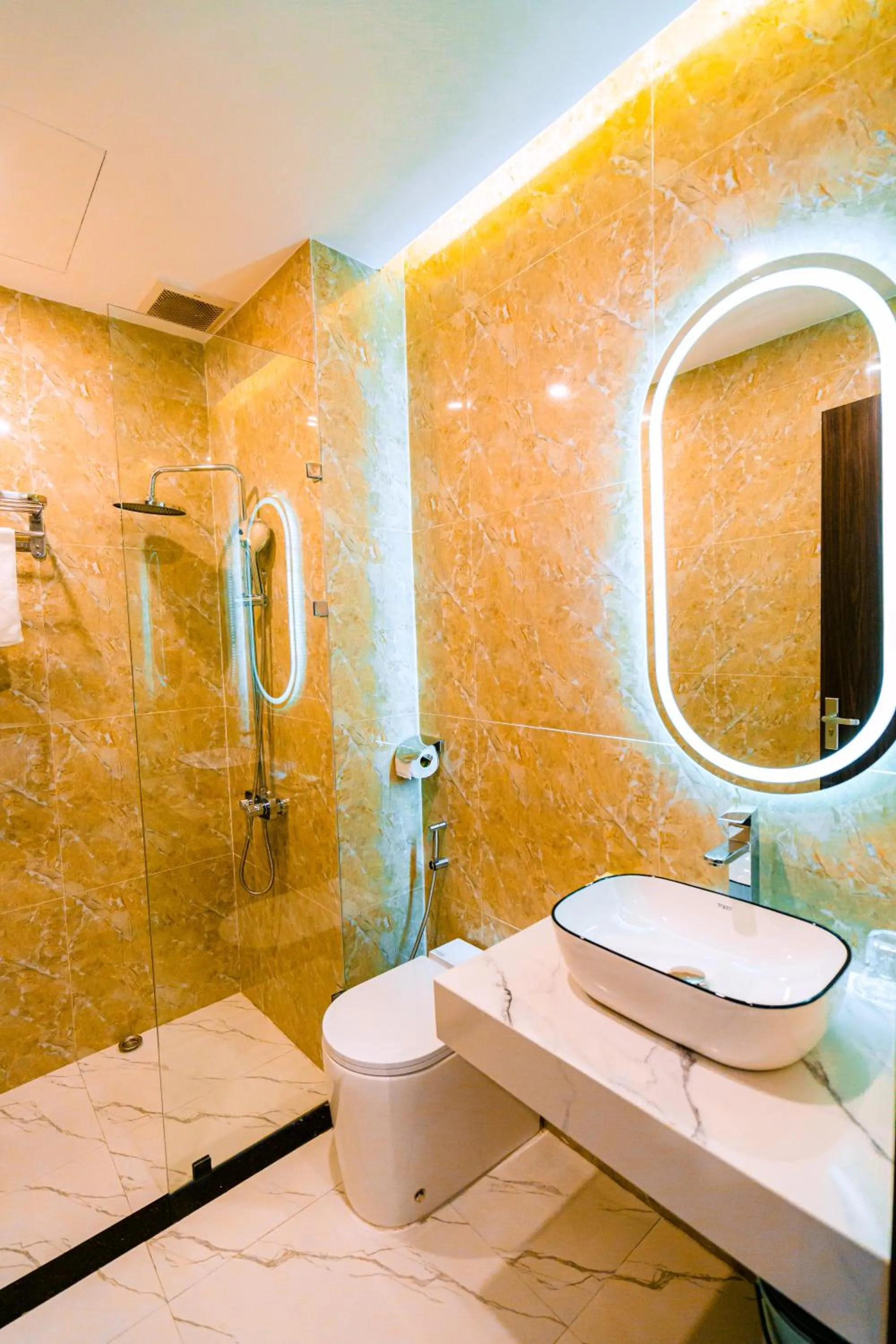 Bathroom in Hue Golden Inn Hotel