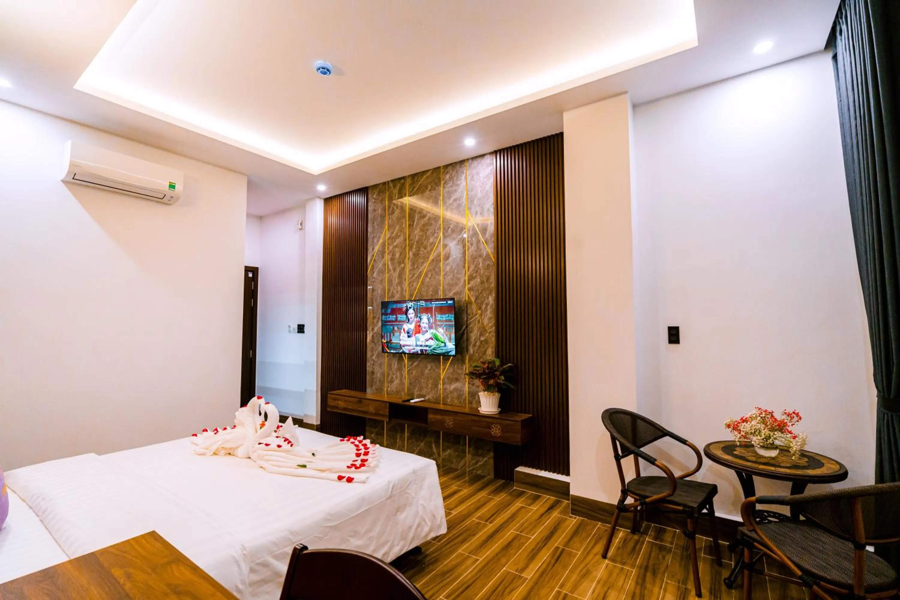 Bed in Hue Golden Inn Hotel