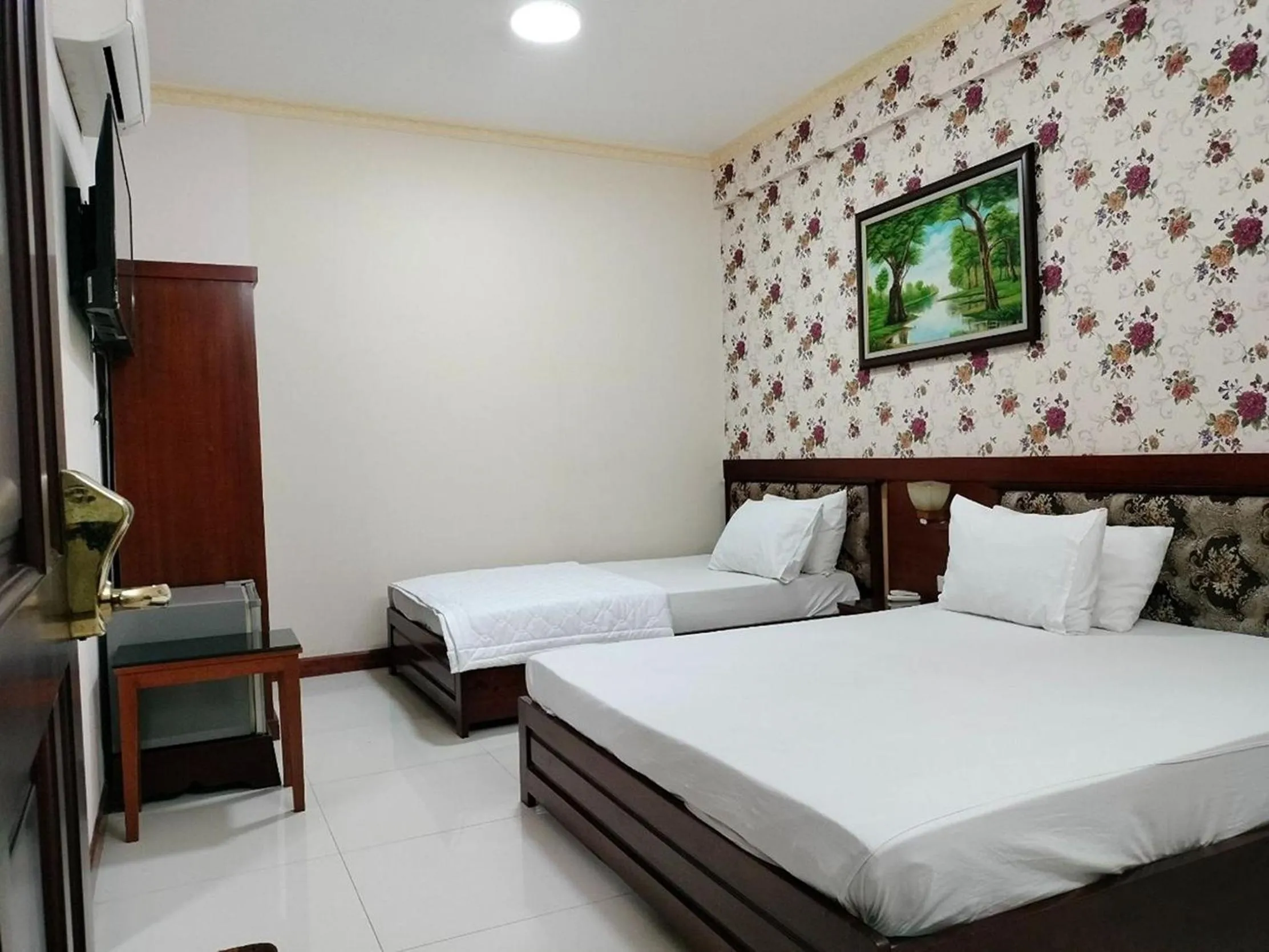 Photo of the whole room in Tam Tin Hotel