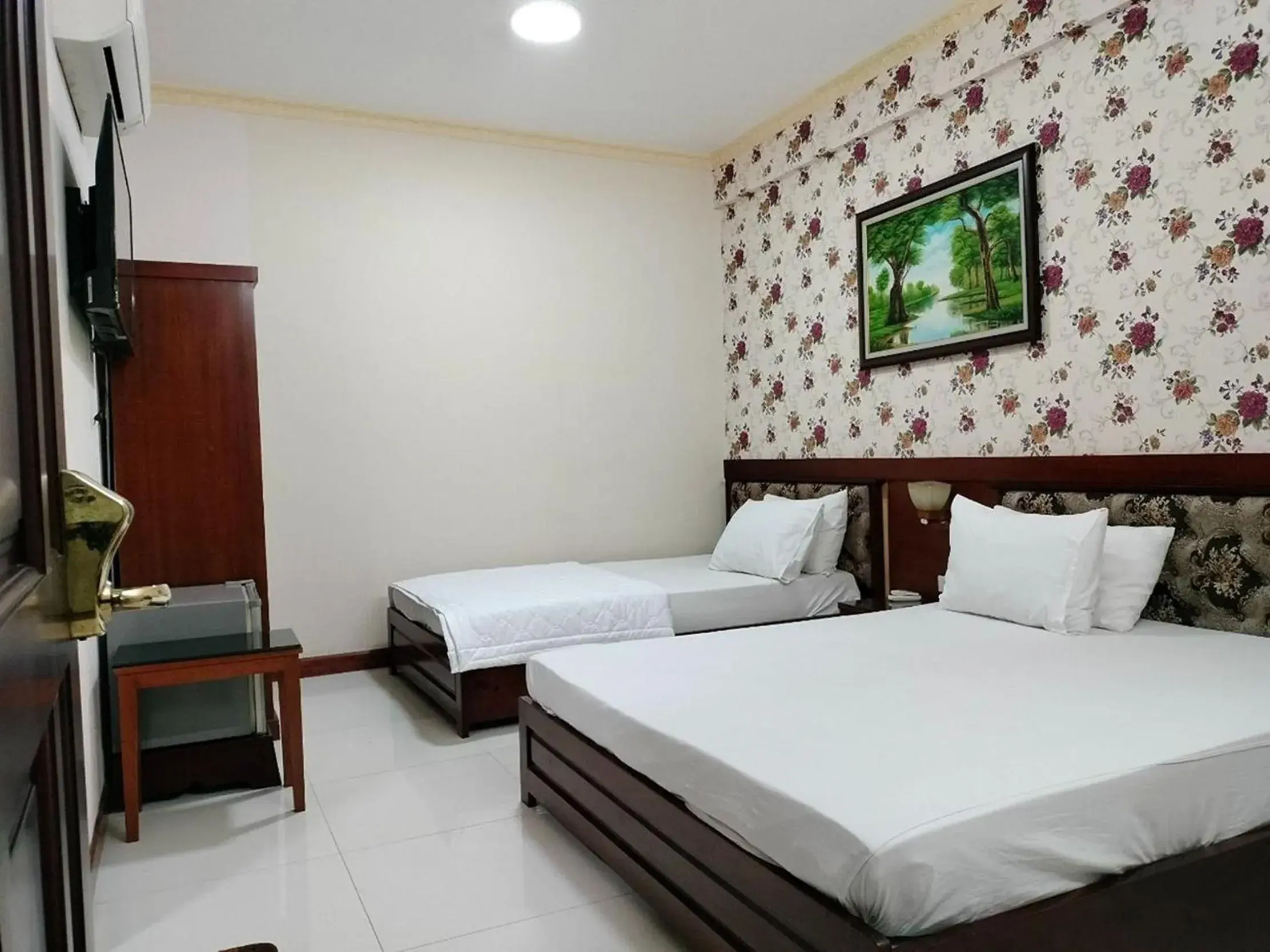 Triple Room in Tam Tin Hotel Triple Room in Tam Tin Hotel