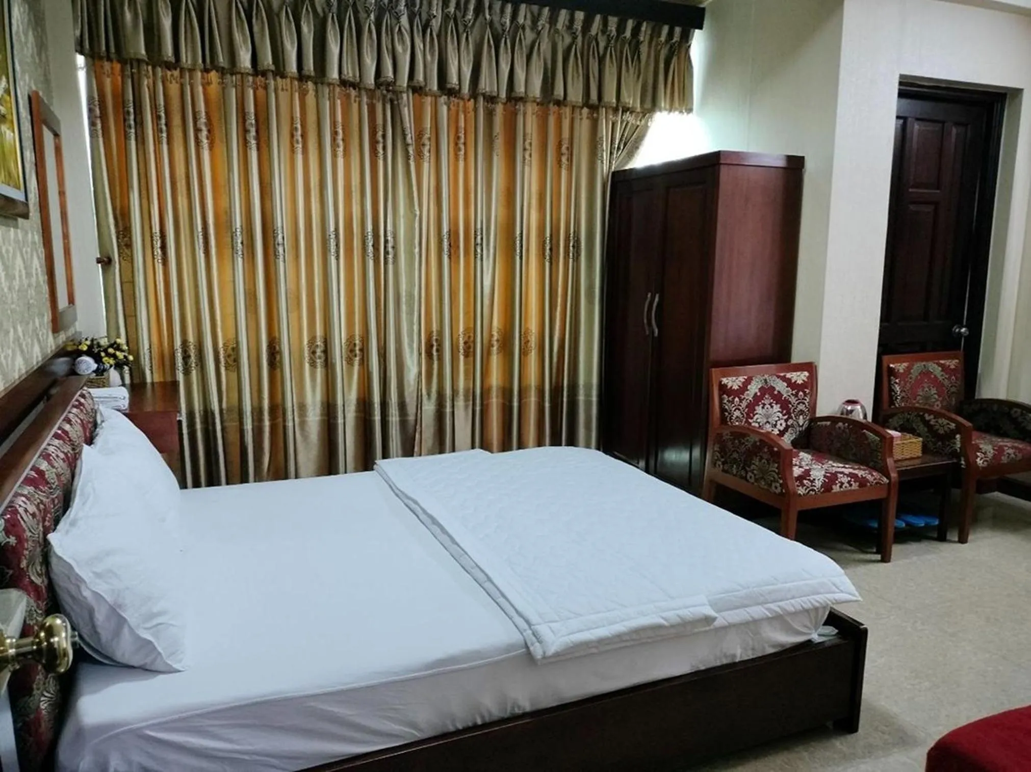 Bedroom in Tam Tin Hotel