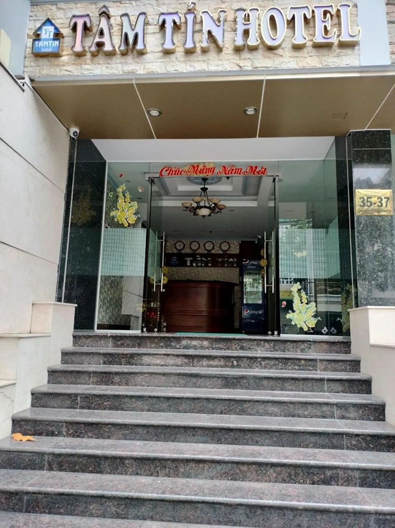 Facade/entrance in Tam Tin Hotel