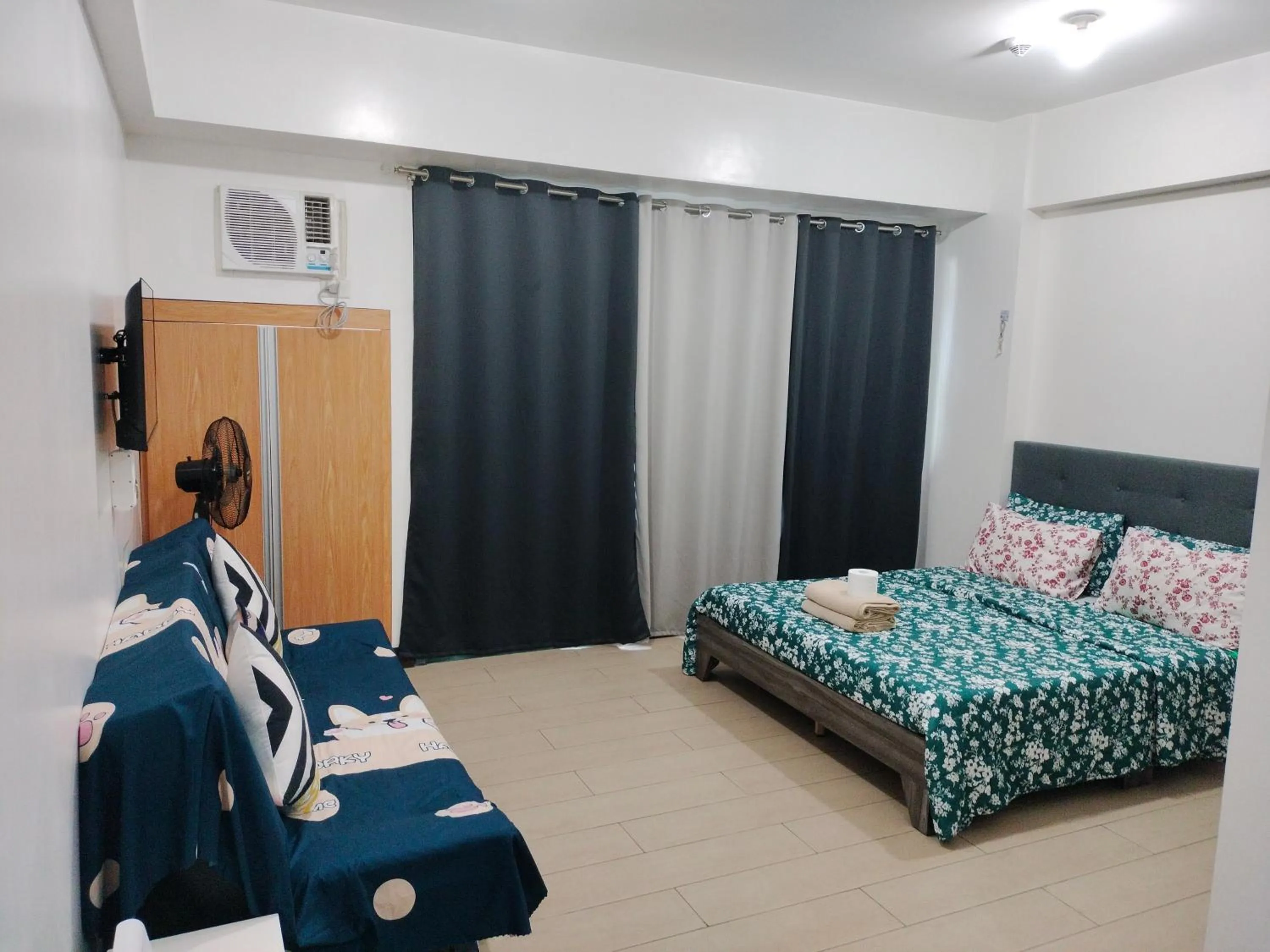 Bedroom, Bed in RQUI CONDOTEL INFRONT OF NAIA TERMINAL 3