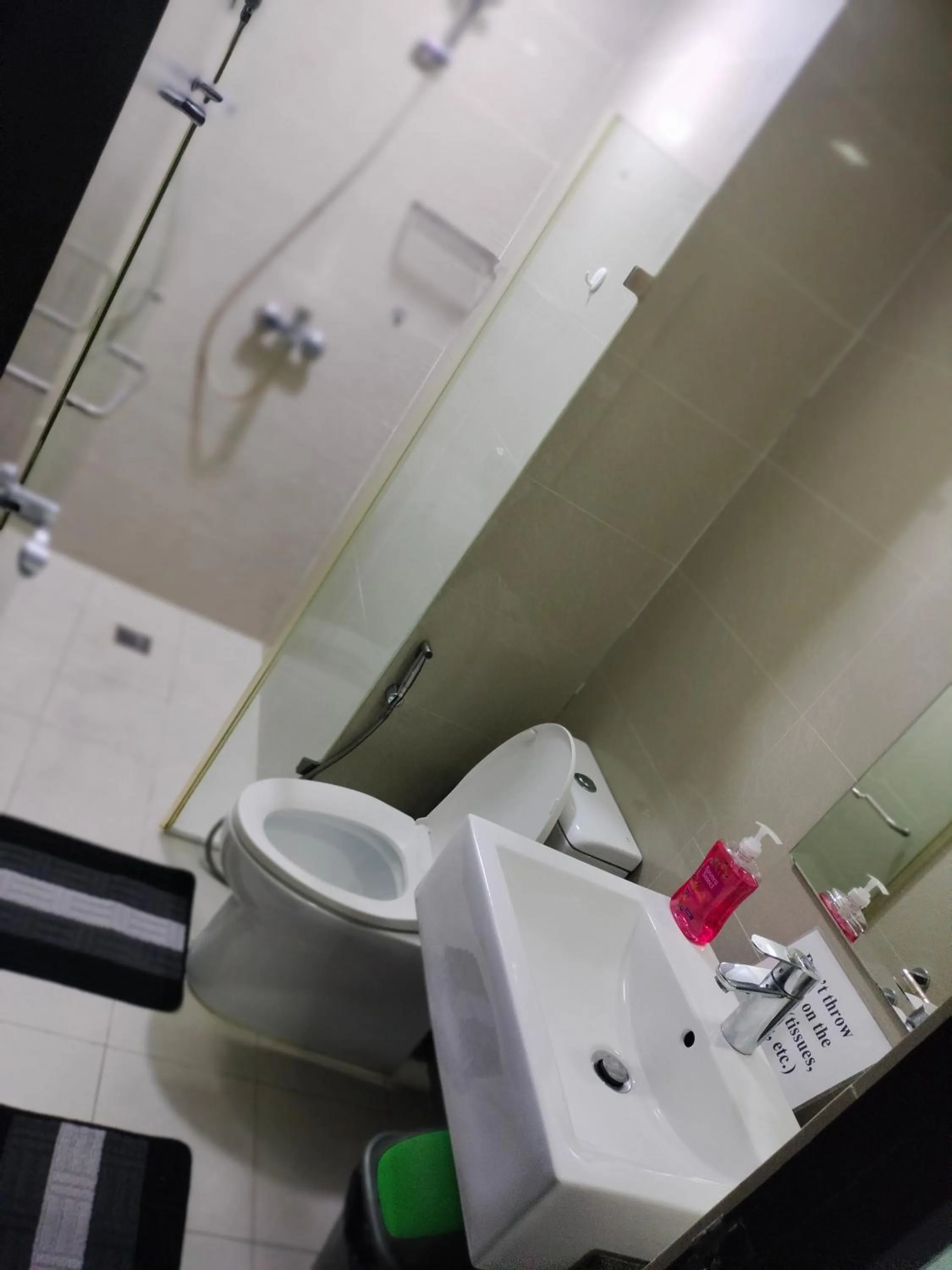 RQUI CONDOTEL INFRONT OF NAIA TERMINAL 3