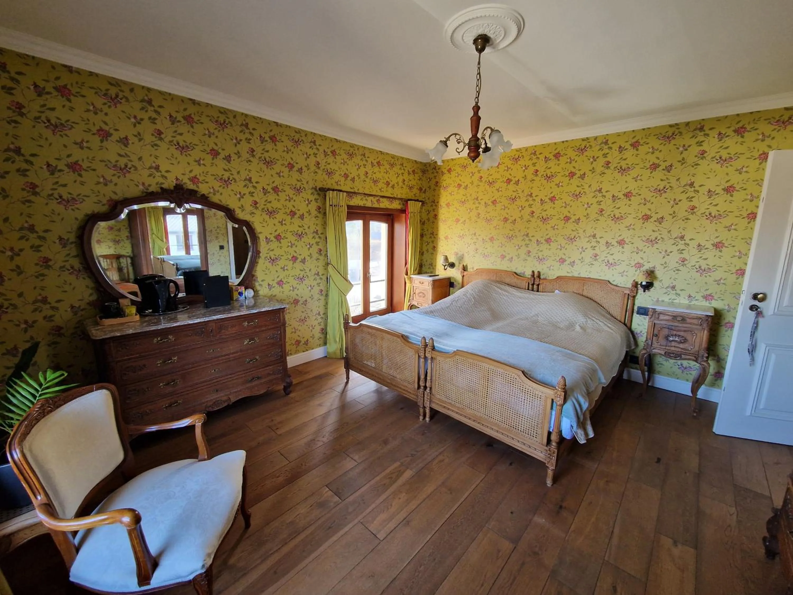 Bedroom, Bed in L'auberge Beauraing