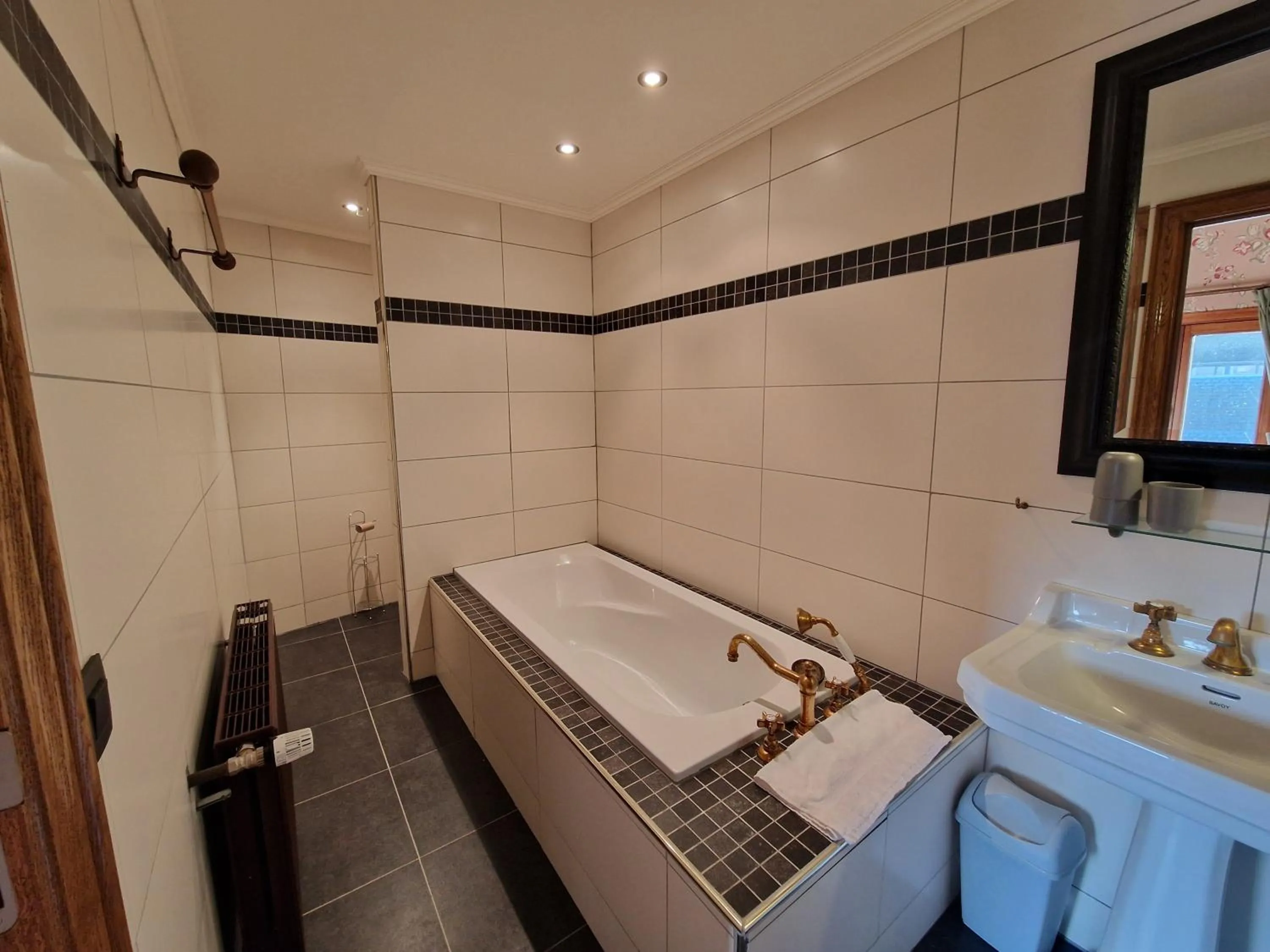 Bathroom in L'auberge Beauraing