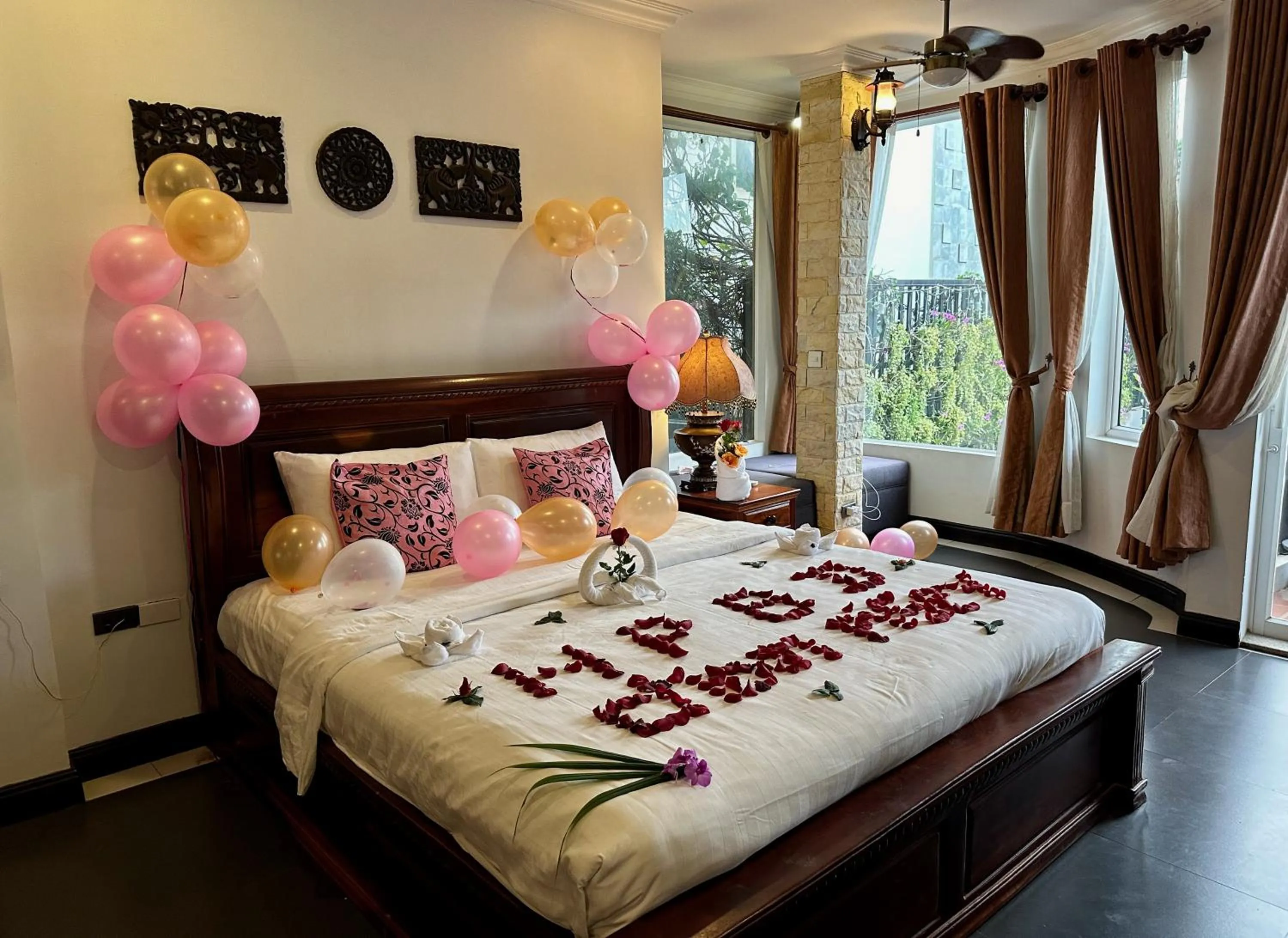 Photo of the whole room, Bed in The Five Senses Boutique Hotel