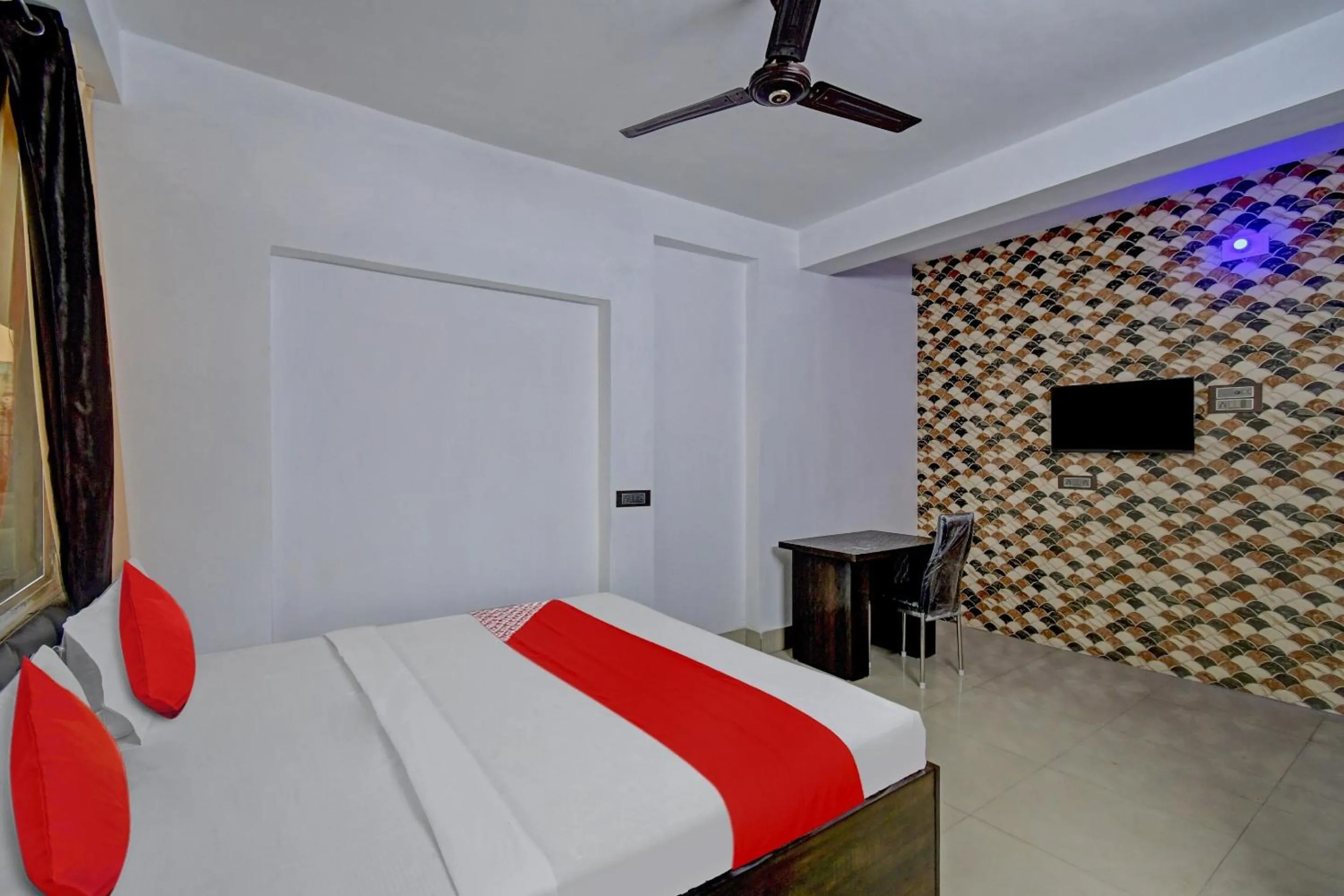 Bedroom, Bed in Hotel O ALISHA LODGE