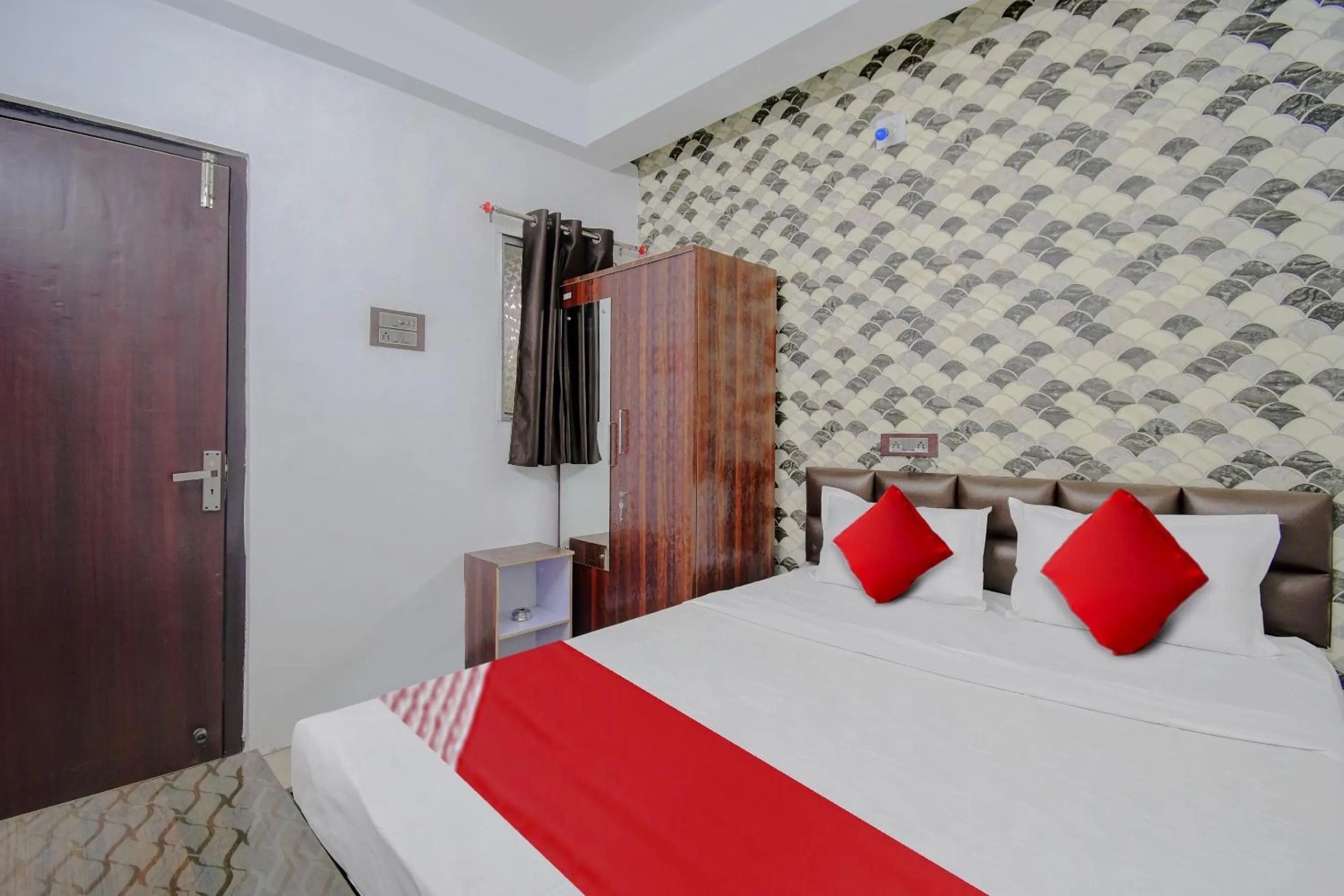 Bedroom, Bed in Hotel O ALISHA LODGE