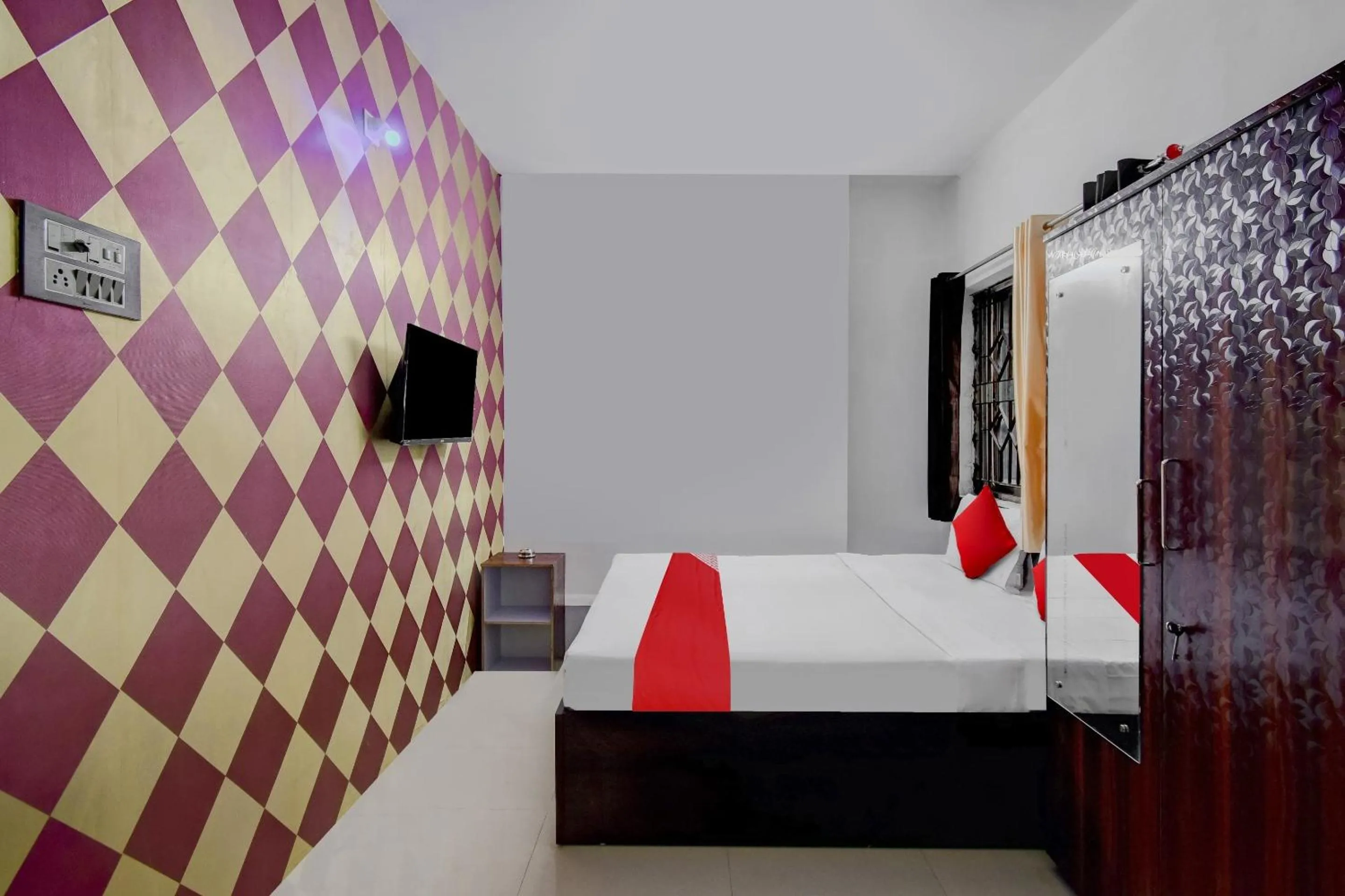 Bedroom, Bed in Hotel O ALISHA LODGE