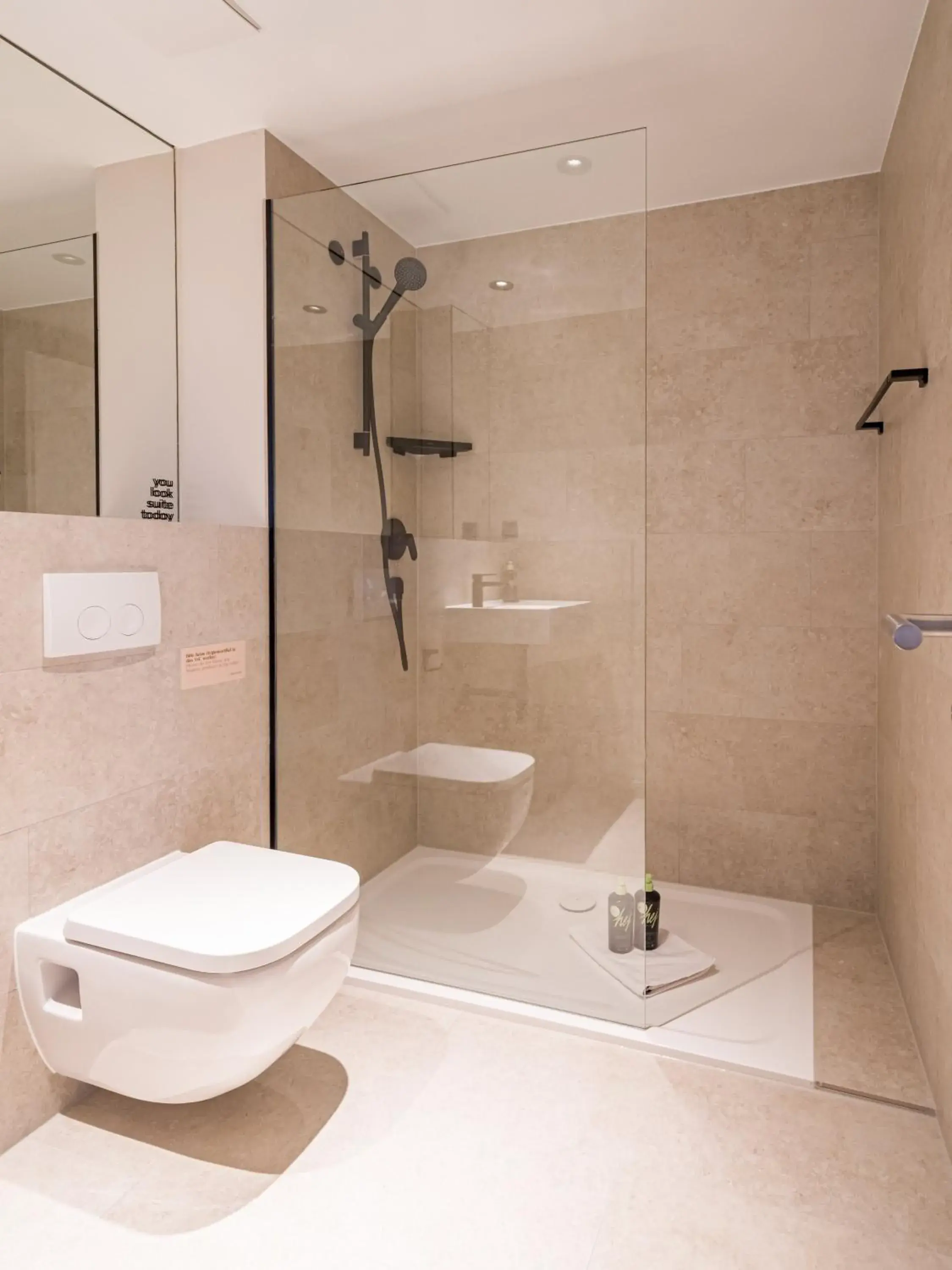 Suite with river view in Limehome Saarbrücken Berliner Promenade Suite with river view in Limehome Saarbrücken Berliner Promenade