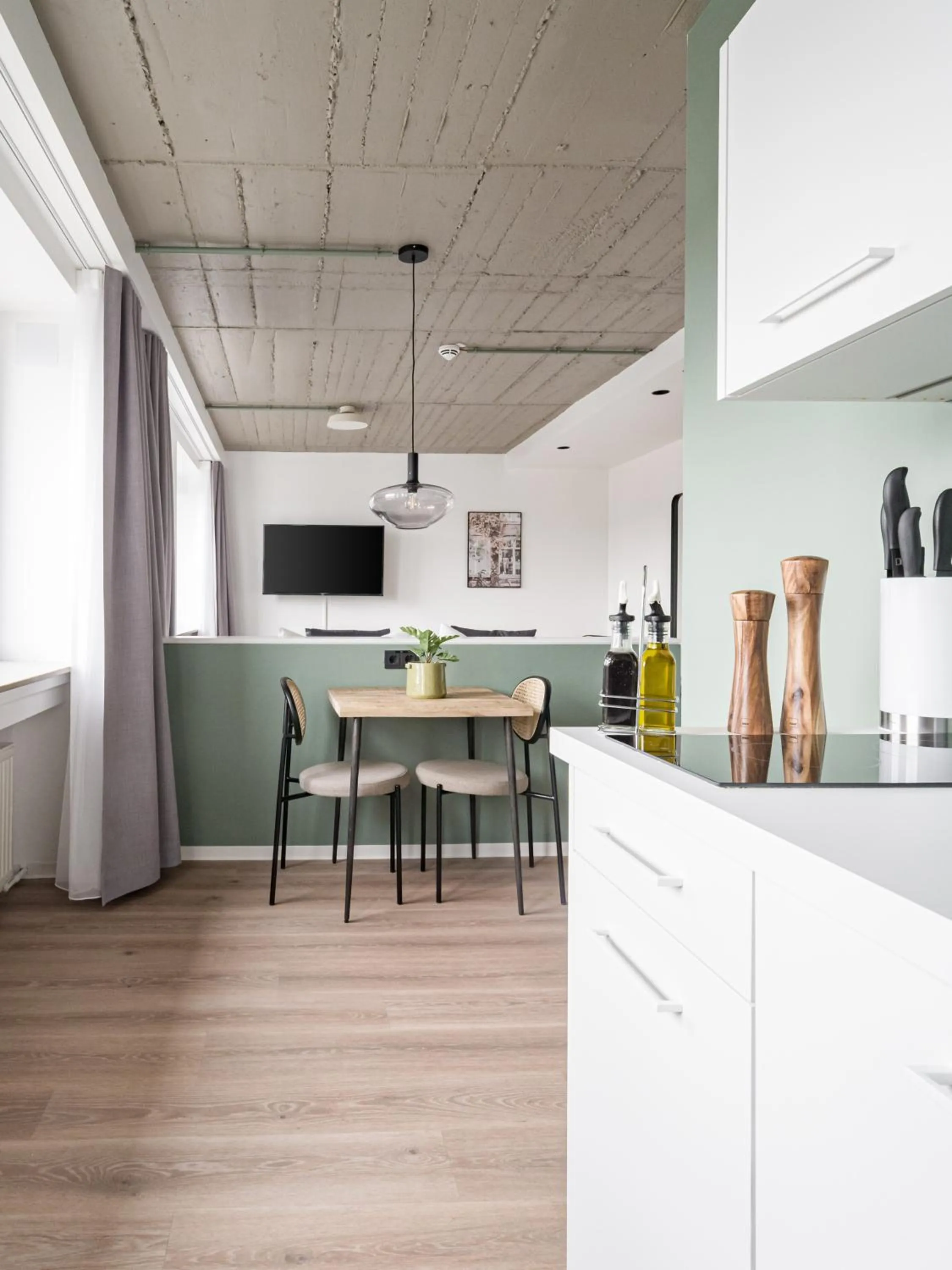 TV and multimedia in Limehome Saarbrücken Berliner Promenade