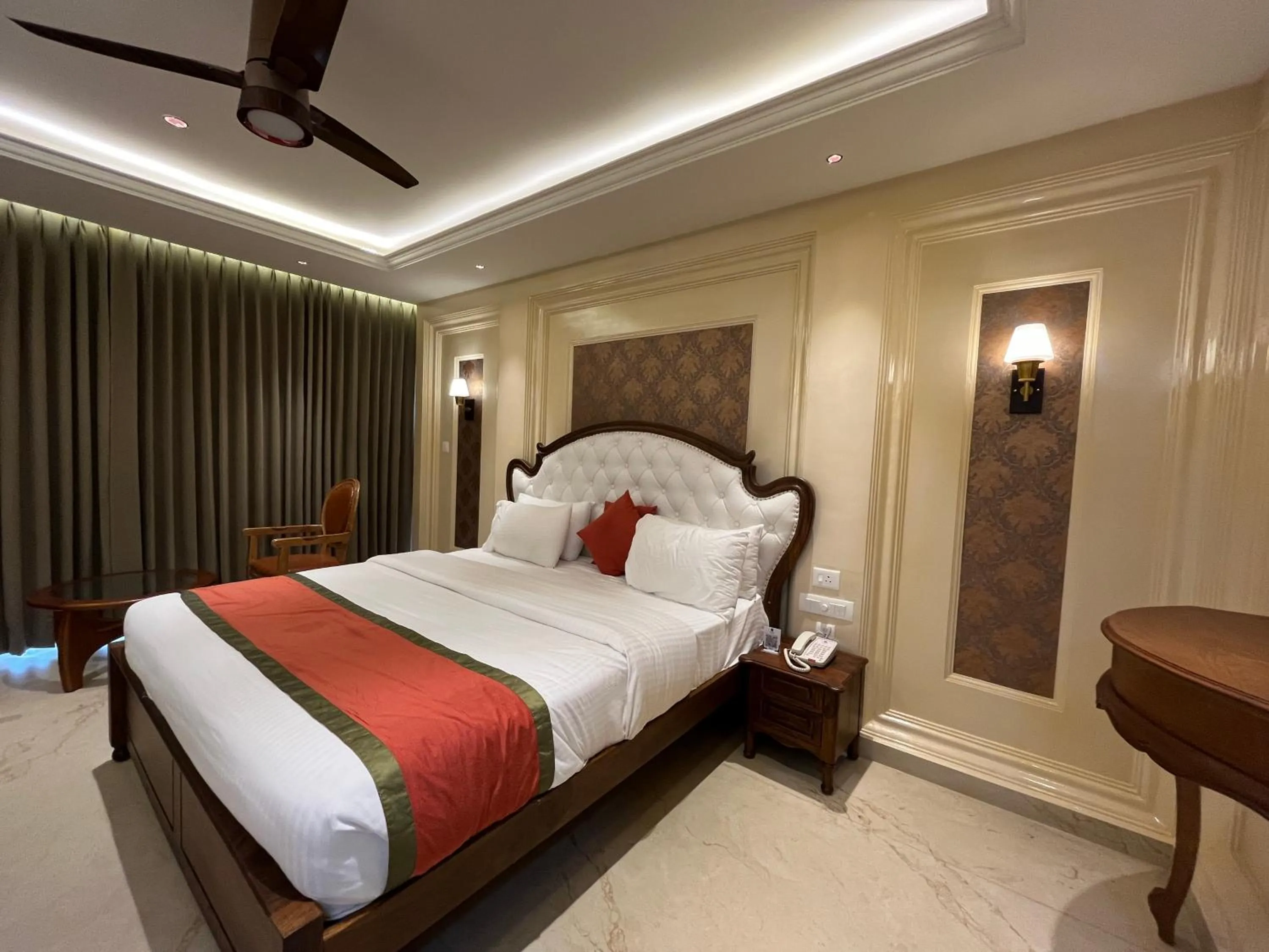 Bedroom, Bed in British County Resorts