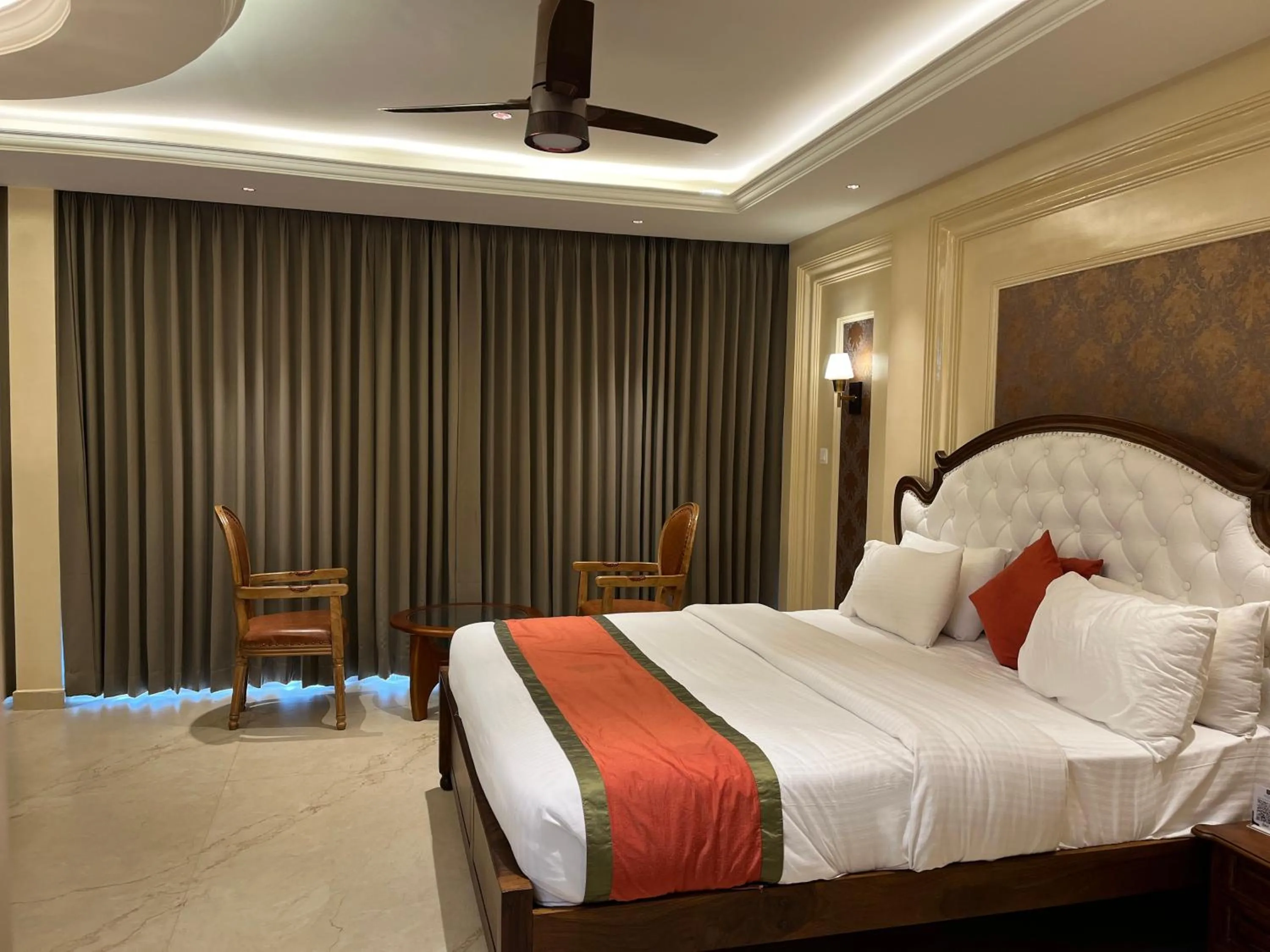 Bedroom, Bed in British County Resorts