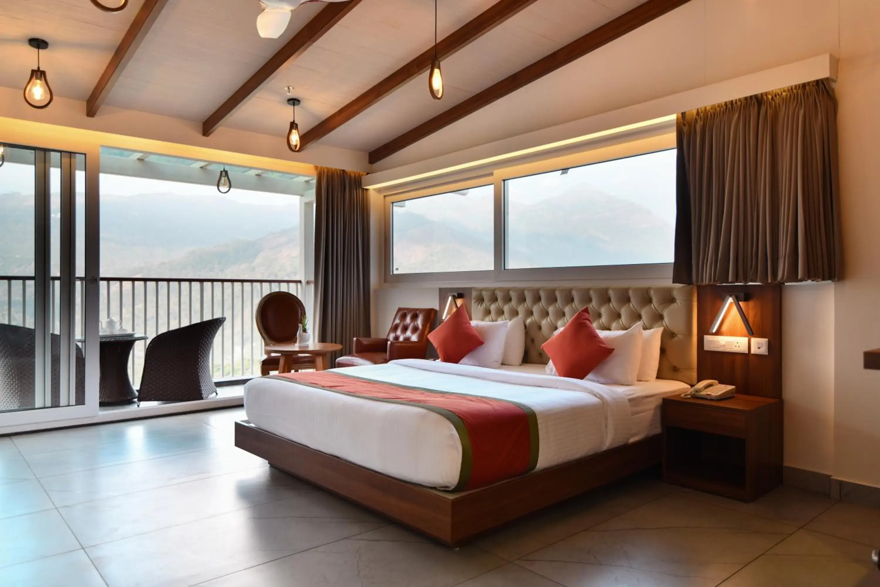 Deluxe King Room in British County Resorts Deluxe King Room in British County Resorts