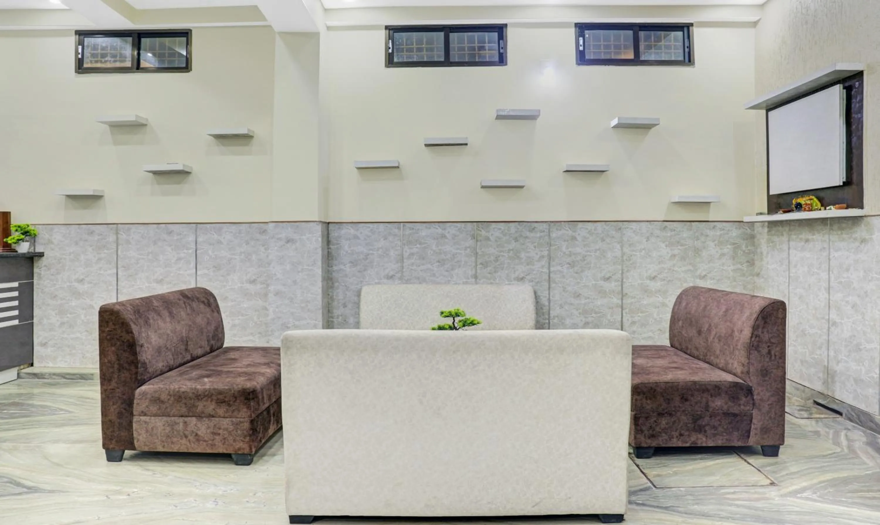 Seating area in Itsy Hotels Cradle Regency