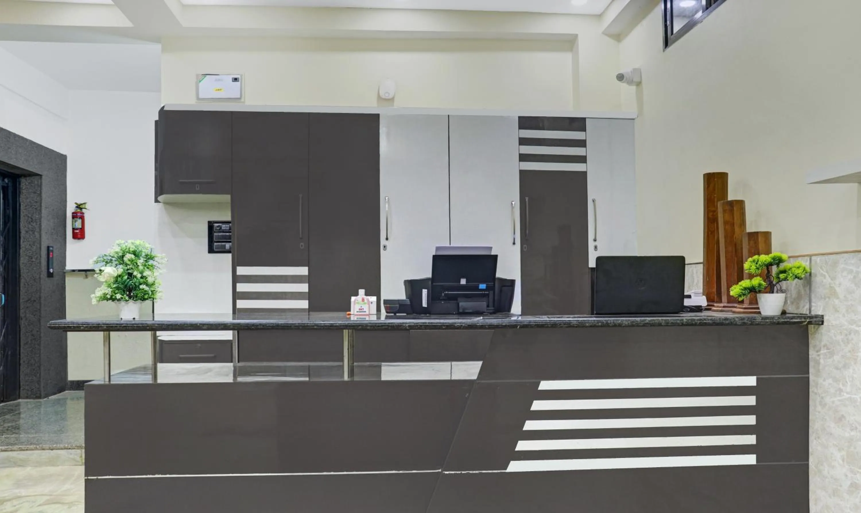 Lobby or reception in Itsy Hotels Cradle Regency