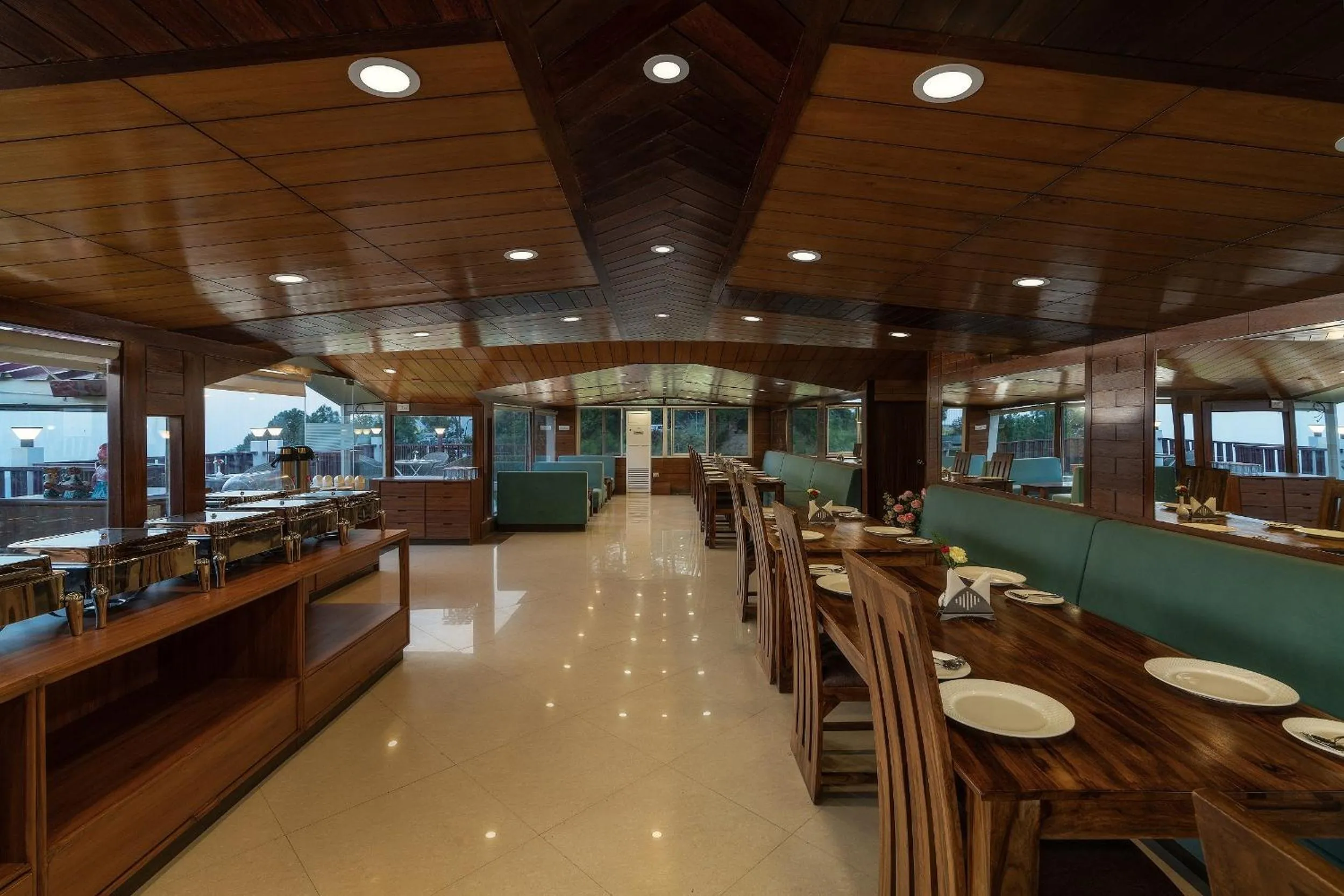 Restaurant/places to eat in Hotel The Chabal