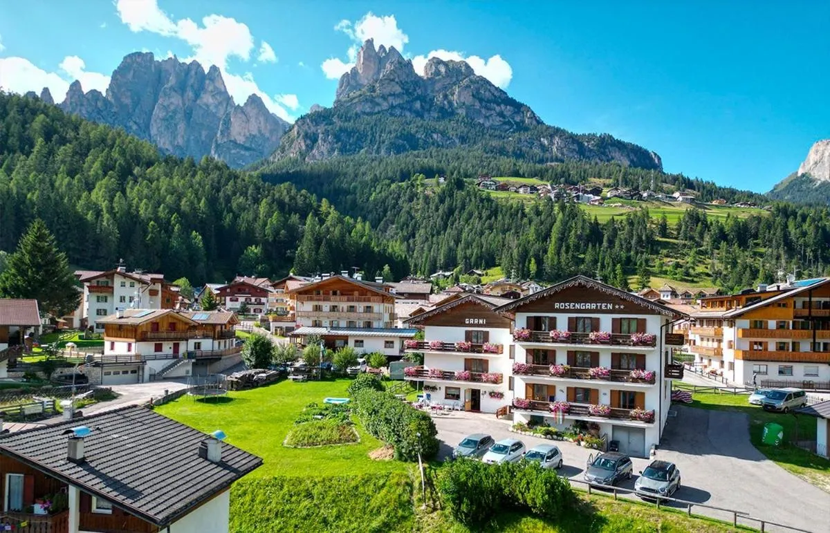 Property building in Hotel Garnì Rosengarten