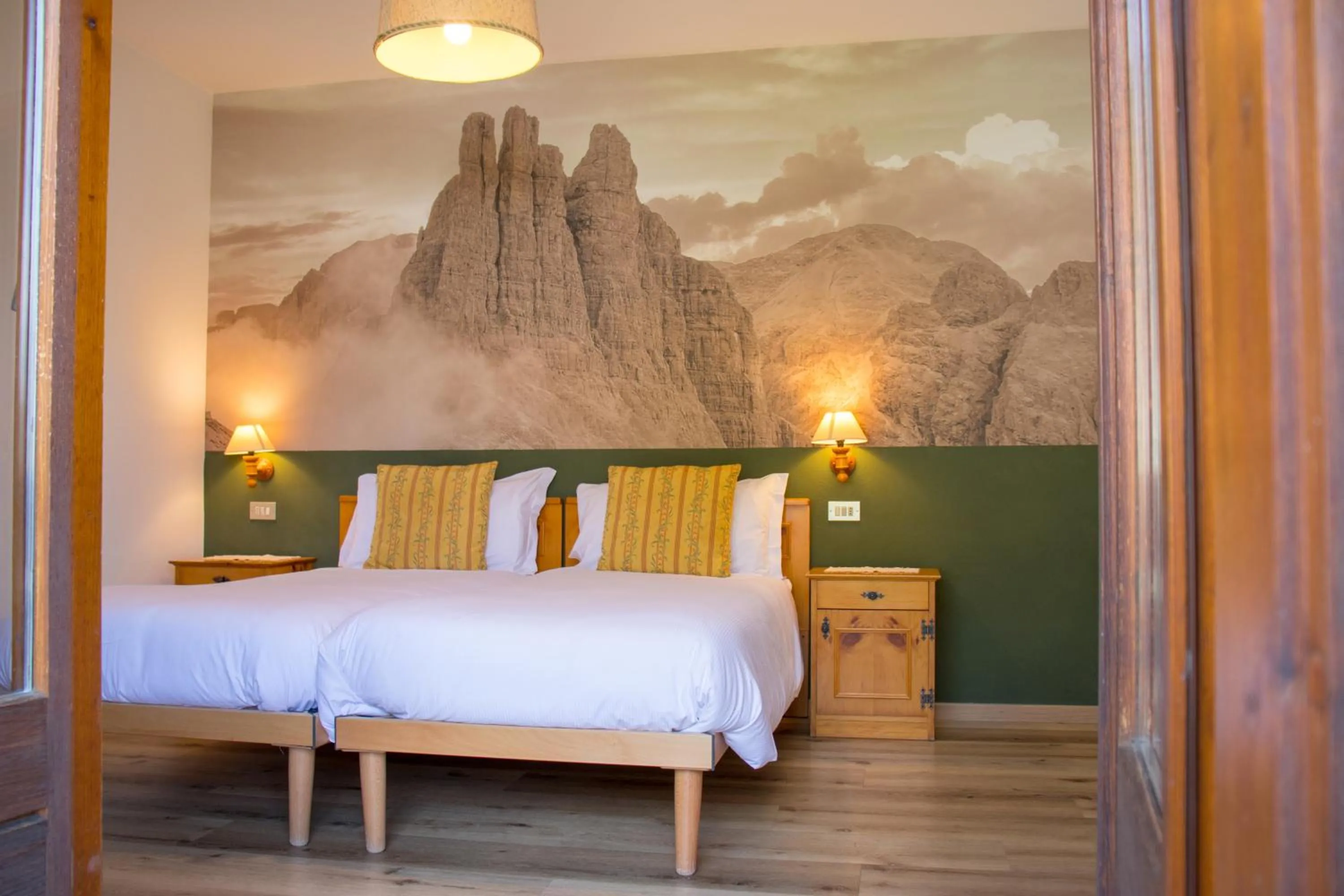 Photo of the whole room, Bed in Hotel Garnì Rosengarten