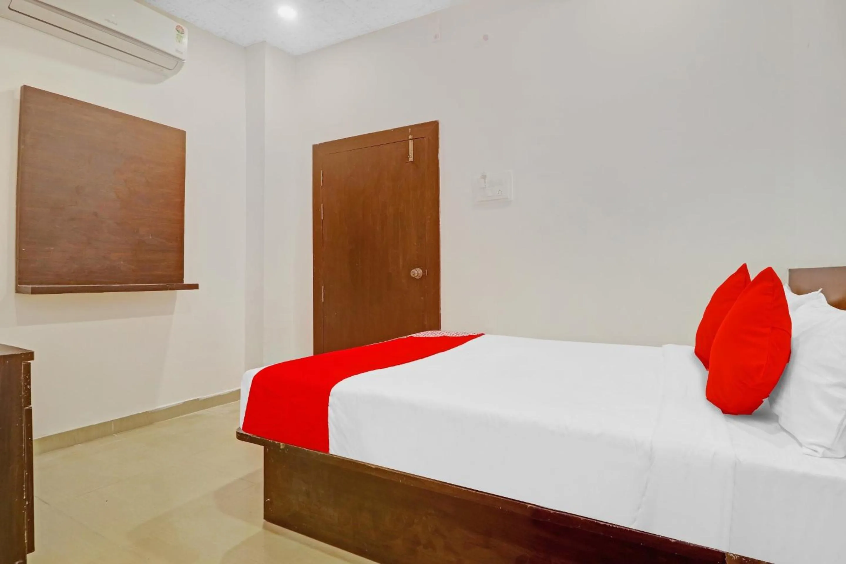 Bathroom, Bed in Hotel O R Square Near LB Nagar Metro Station
