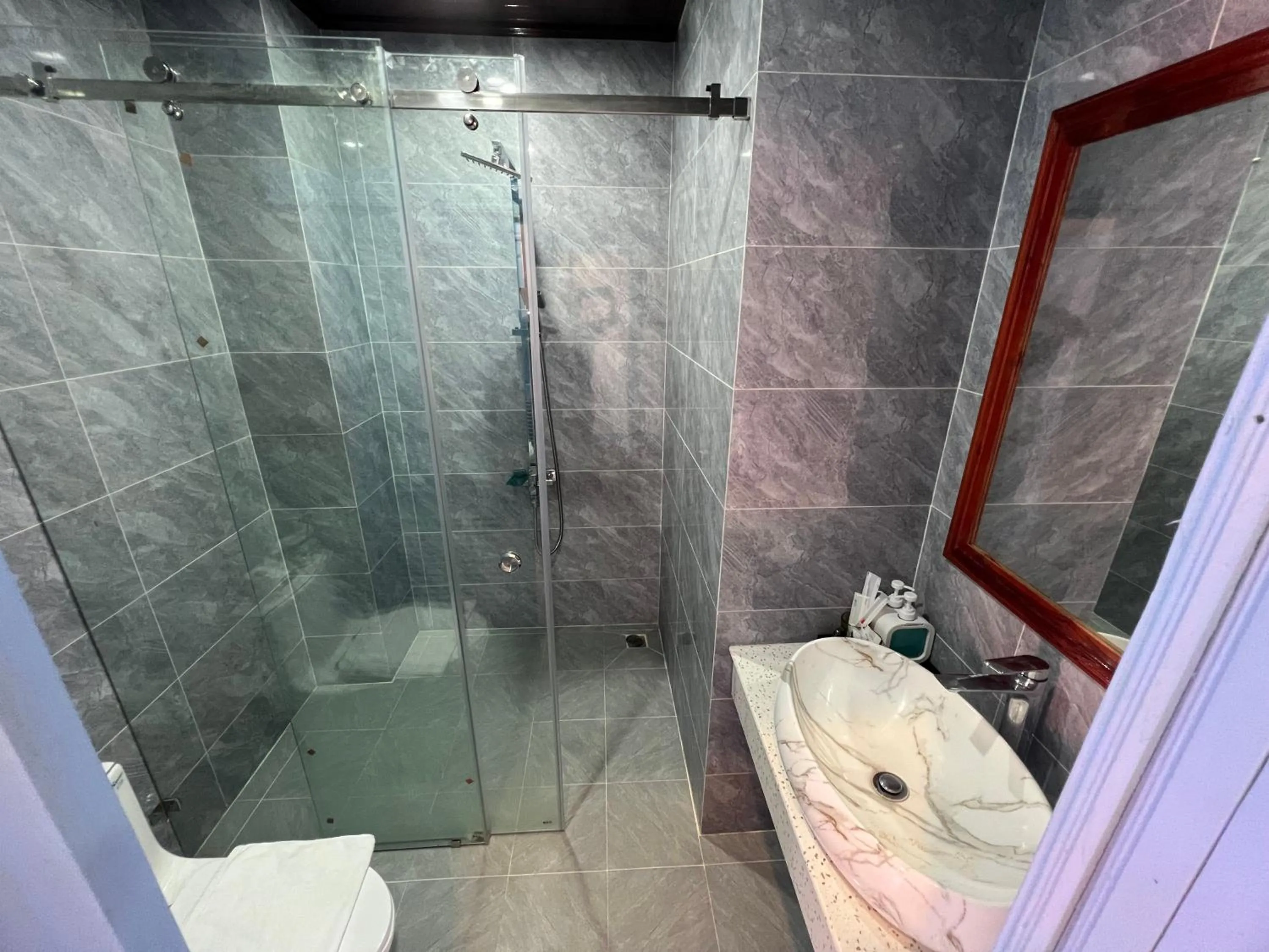 Toilet in Sadakham Hotel