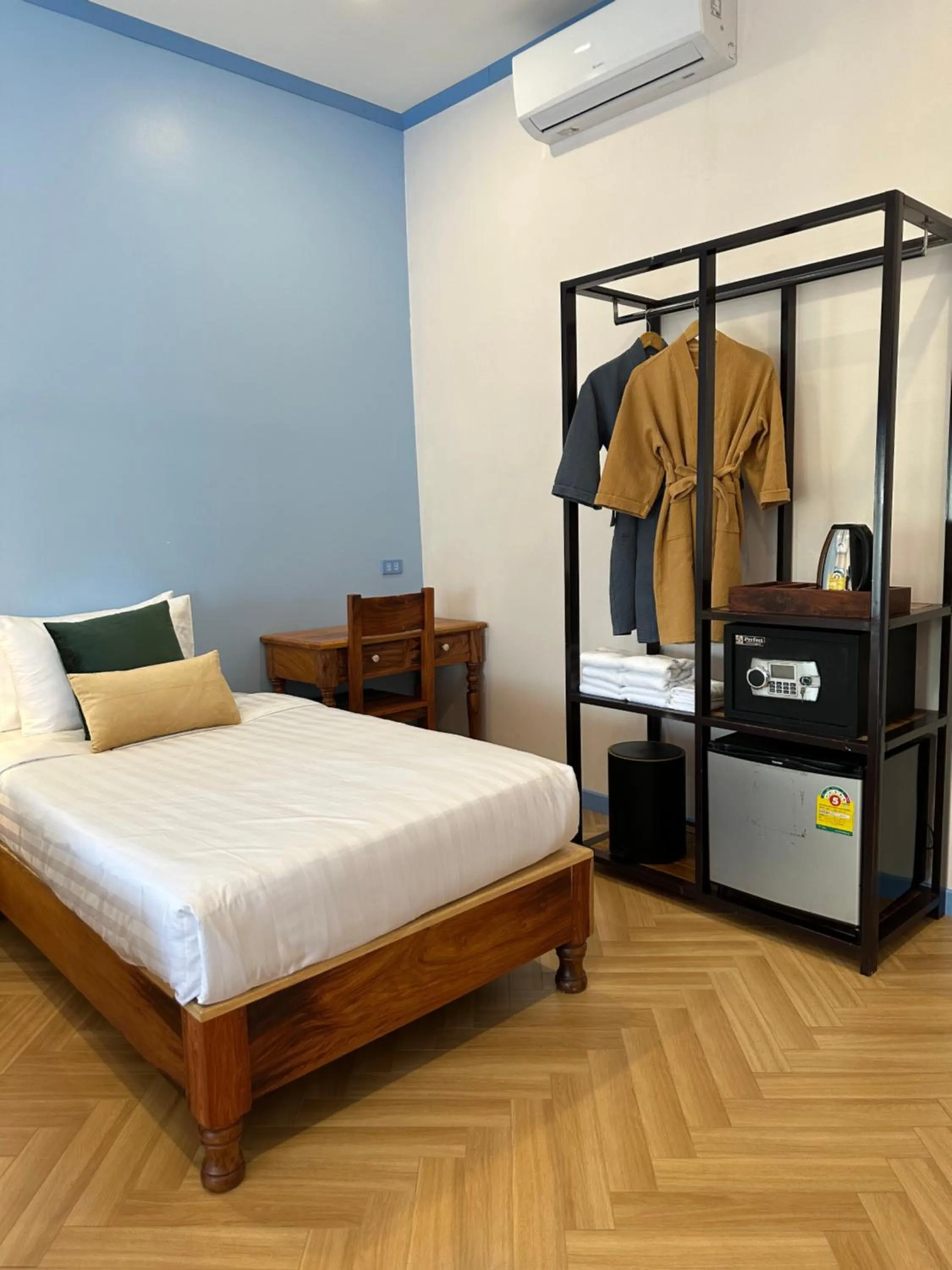 Bed in Sadakham Hotel