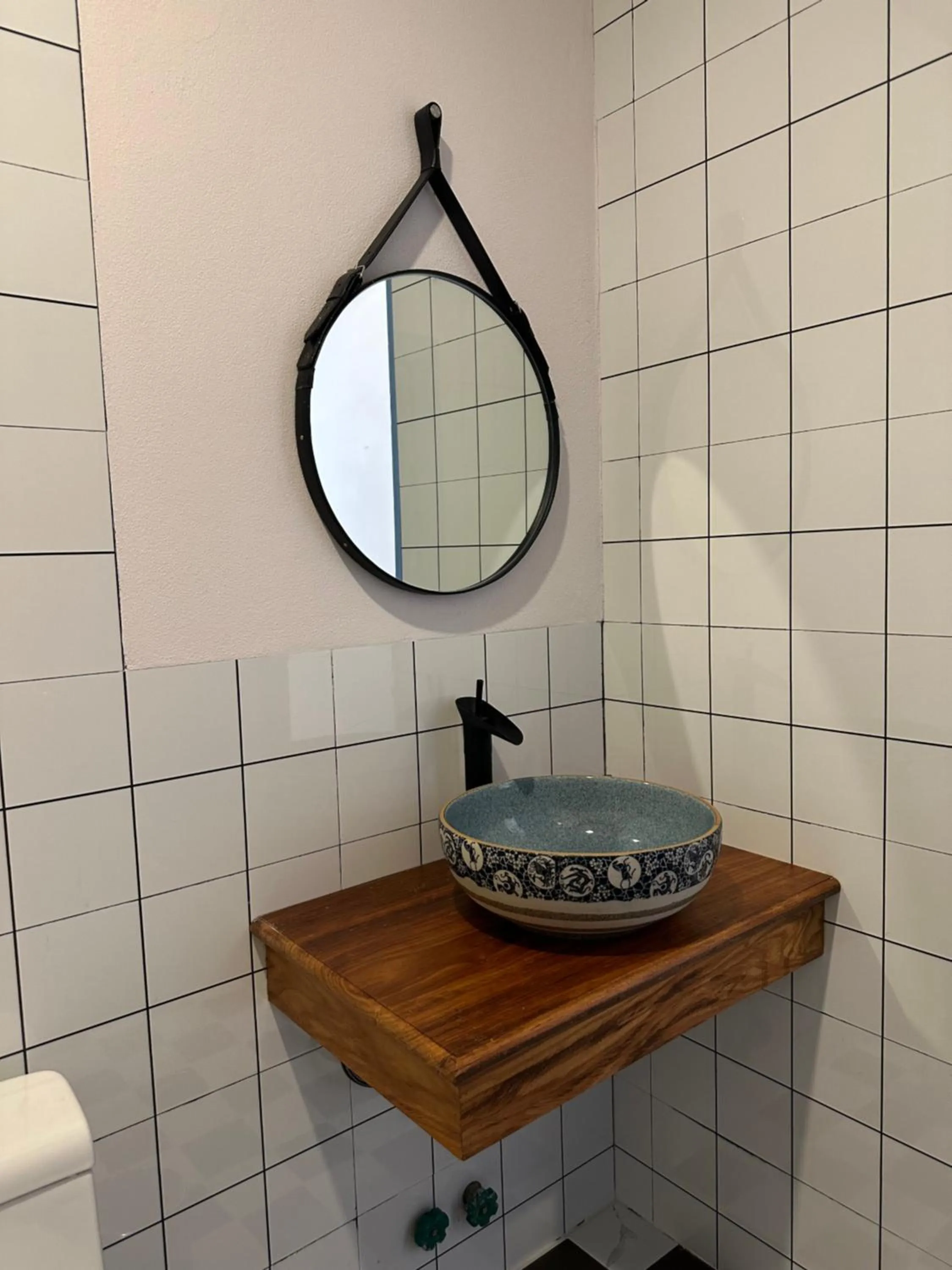 Bathroom in Sadakham Hotel