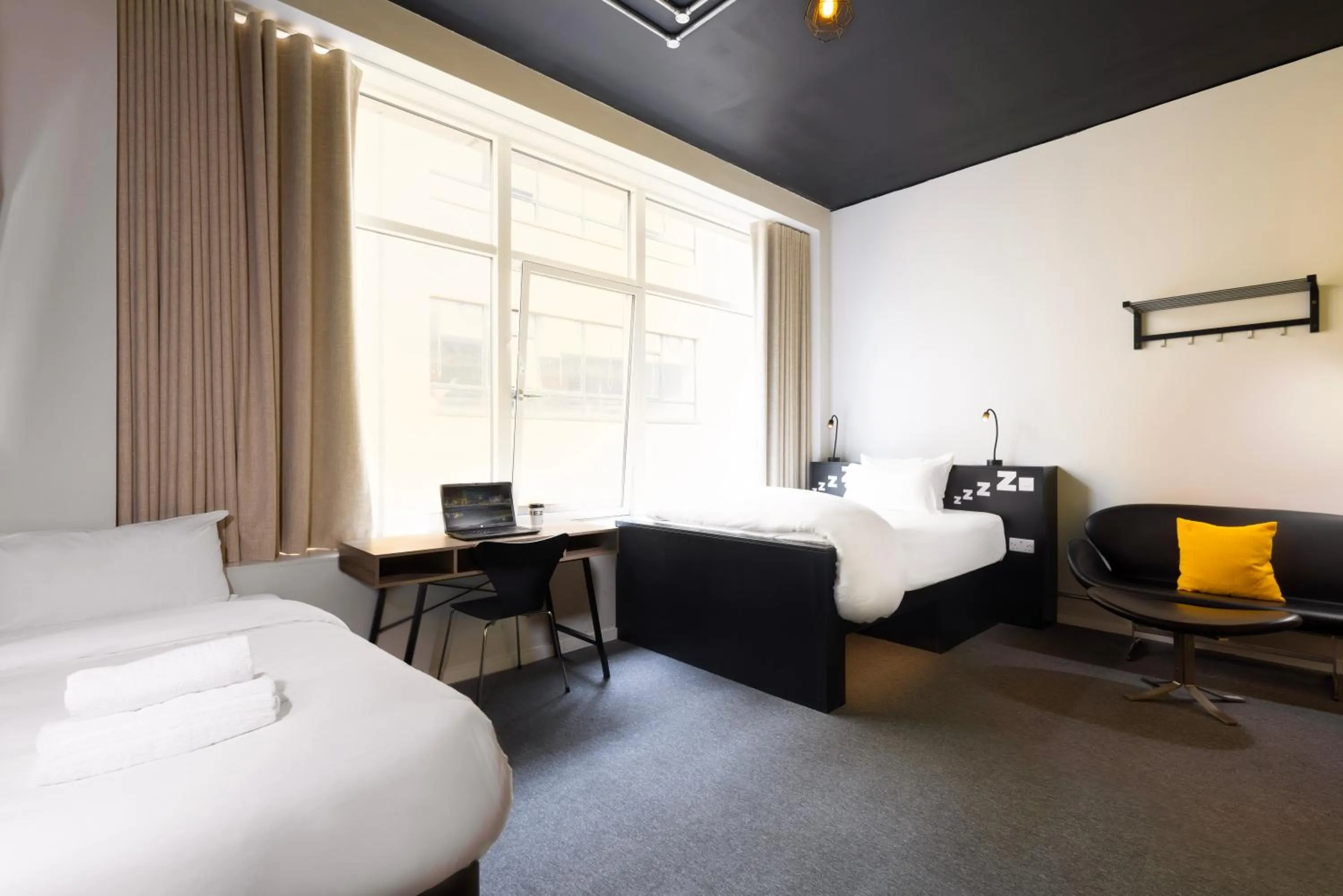 Bedroom, Bed in REZz Temple Bar, Dublin