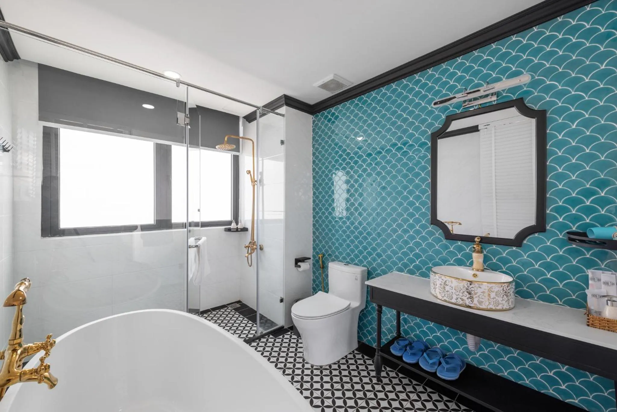 Shower in Le Palmier Phu Quoc Hotel - Free Shuttle To Grand World