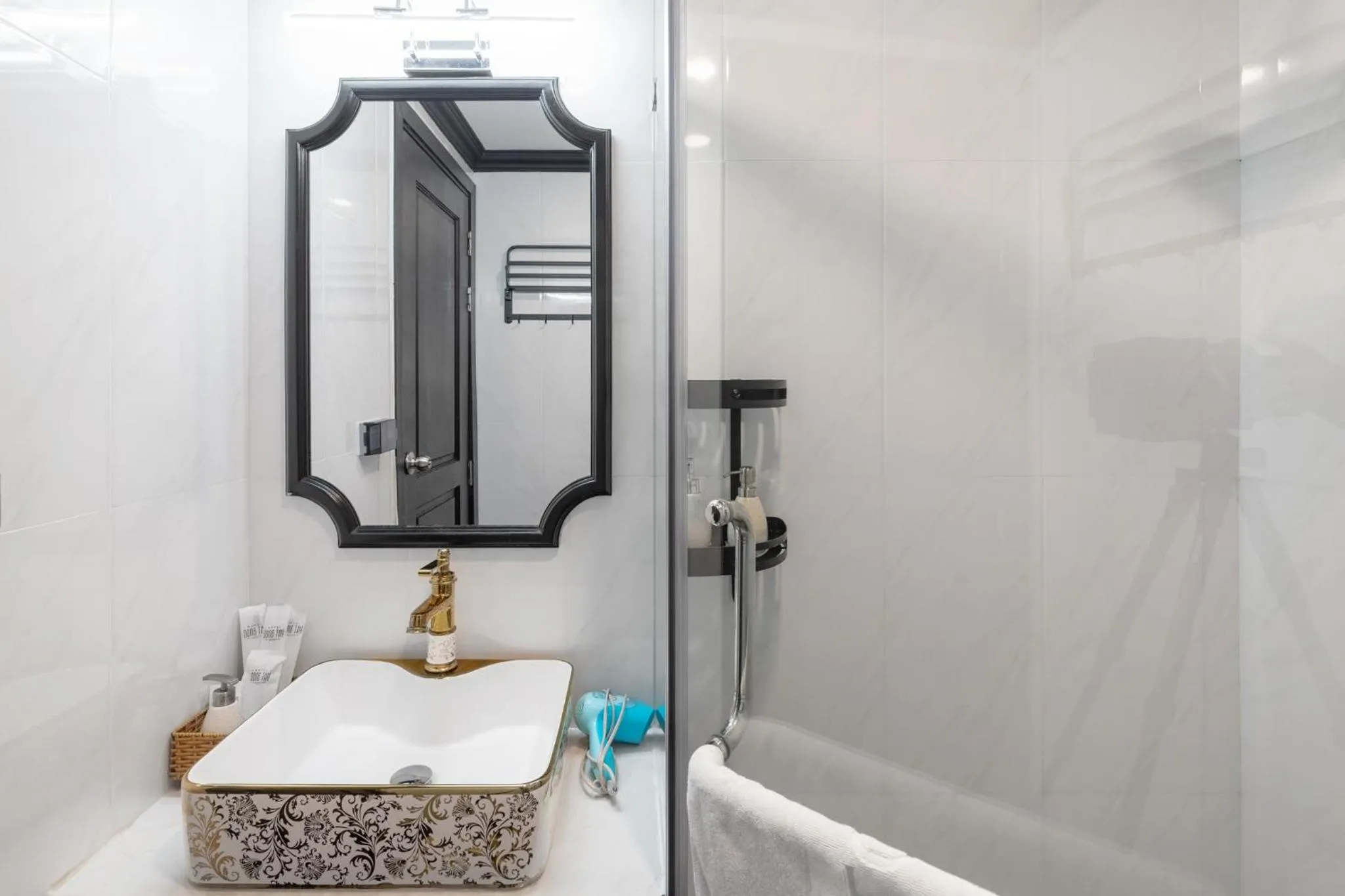 Bathroom in Le Palmier Phu Quoc Hotel - Free Shuttle To Grand World