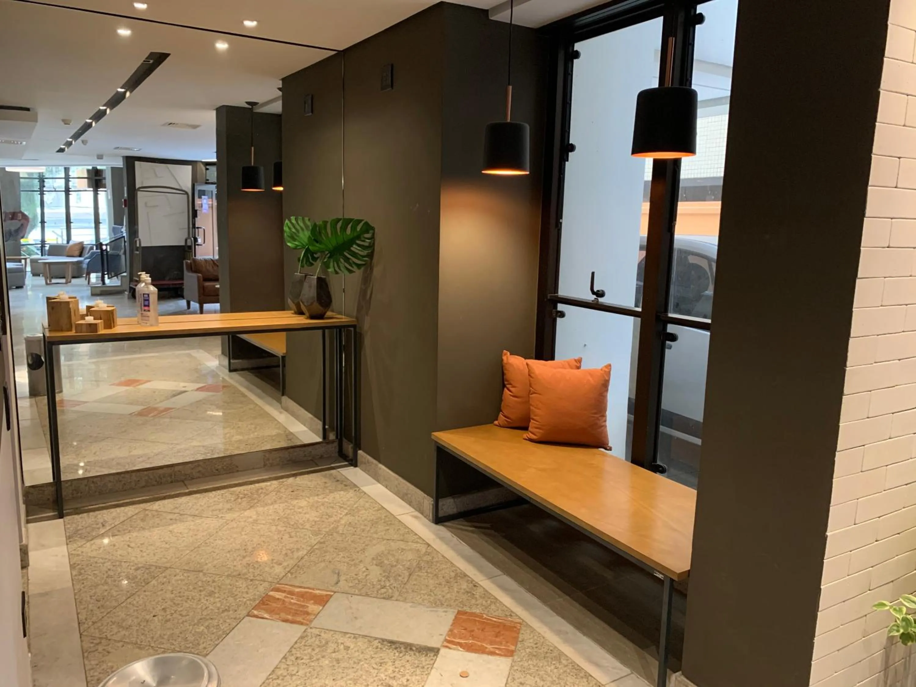 Property building in Cosmopolitan Praia Flat