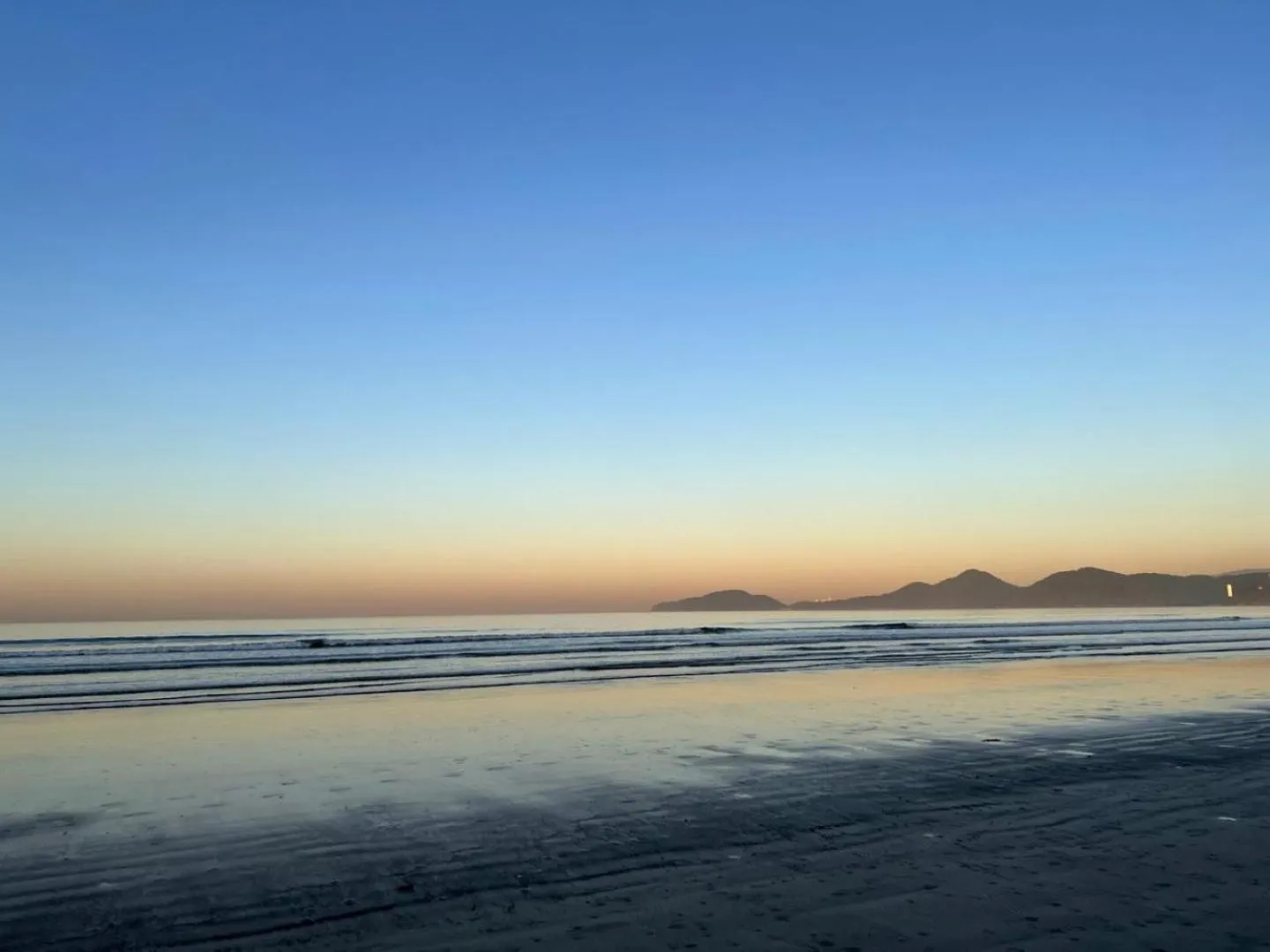 Beach in Cosmopolitan Praia Flat