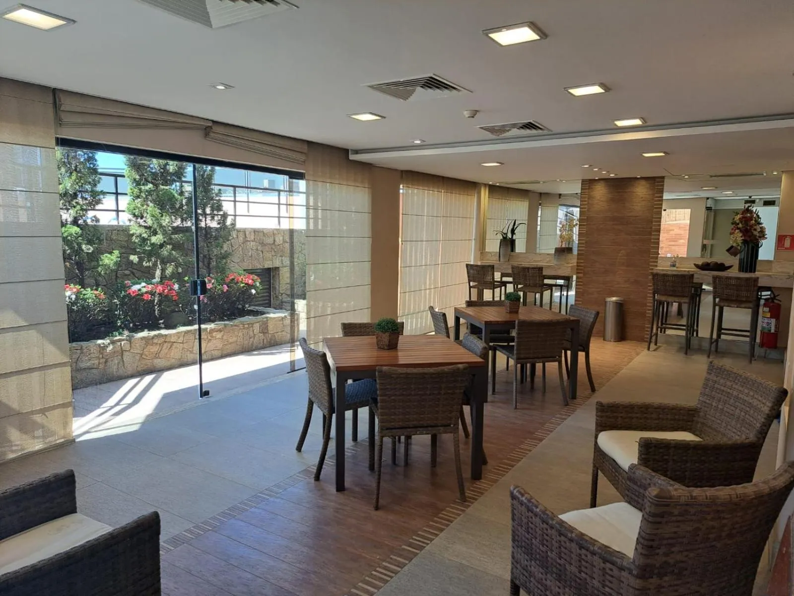 Property building in Cosmopolitan Praia Flat