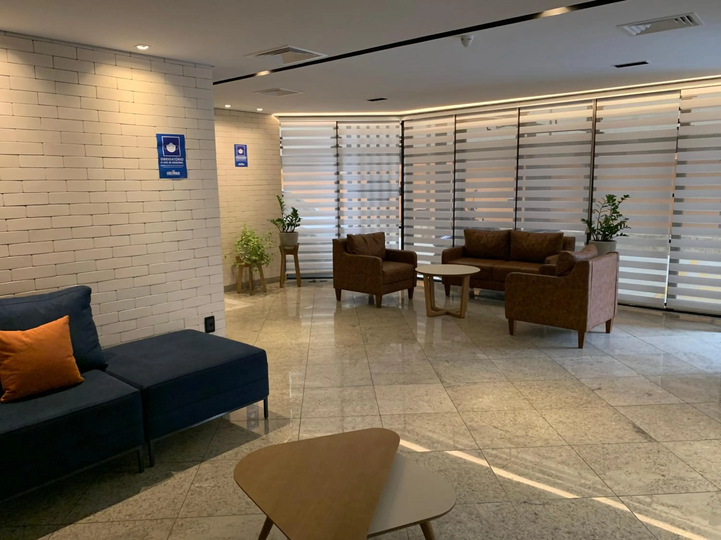 Communal lounge/ TV room in Cosmopolitan Praia Flat