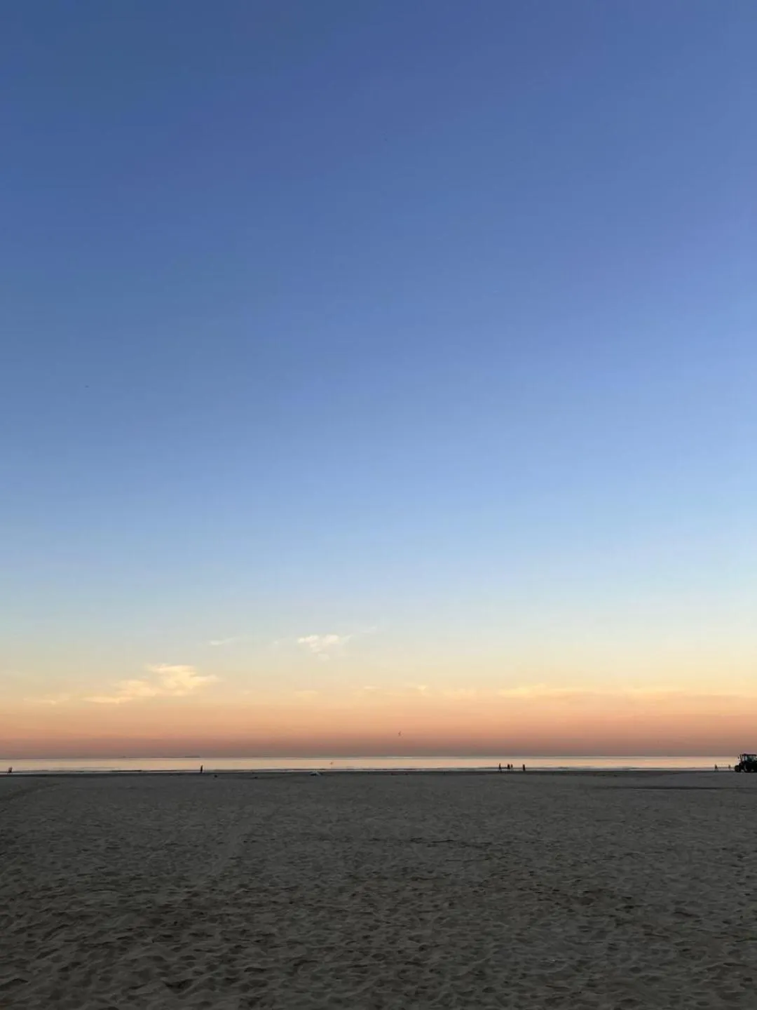 Beach in Cosmopolitan Praia Flat