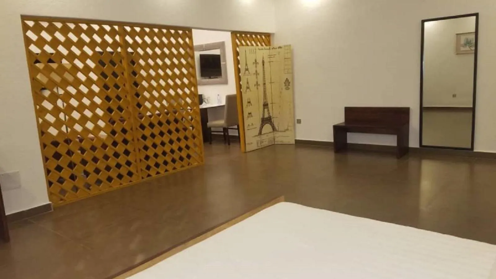 Breakfast, Bed in Hôtel Guest House Quatre Saisons