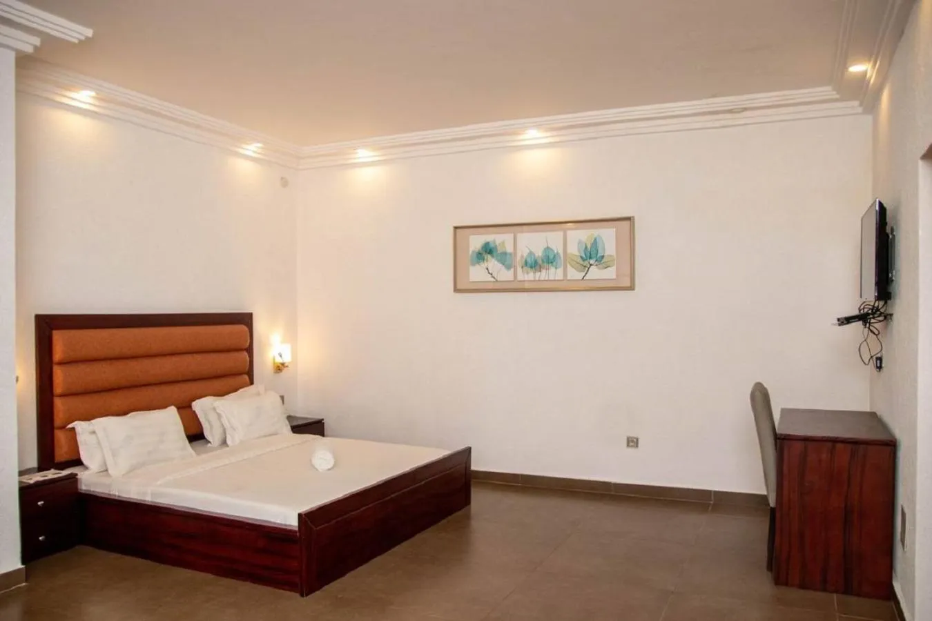 Restaurant/places to eat, Bed in Hôtel Guest House Quatre Saisons